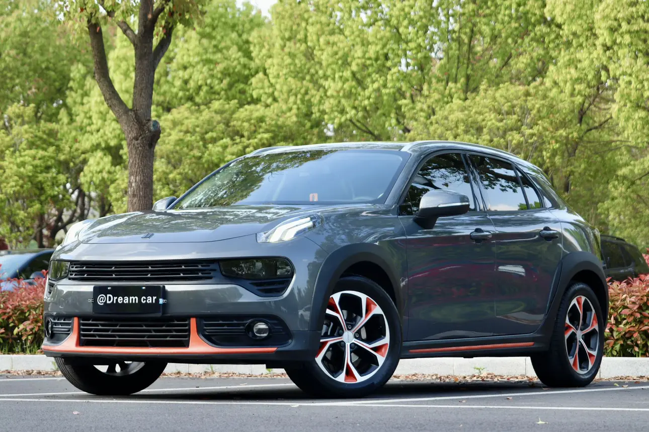 Lynk & Co 02