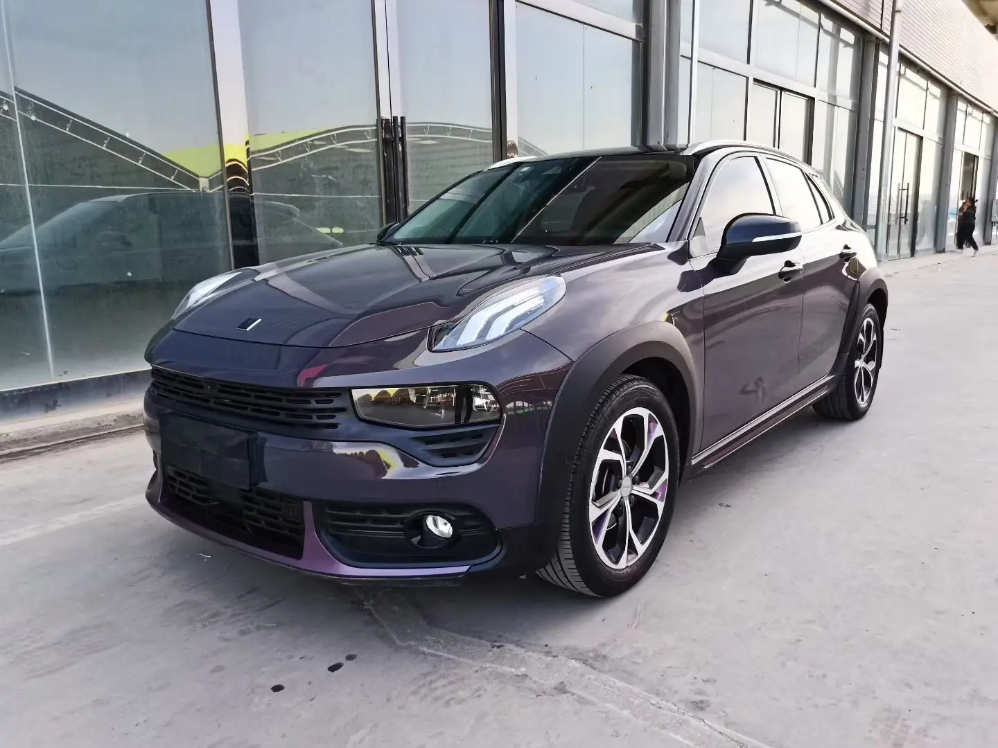 Lynk & Co 02