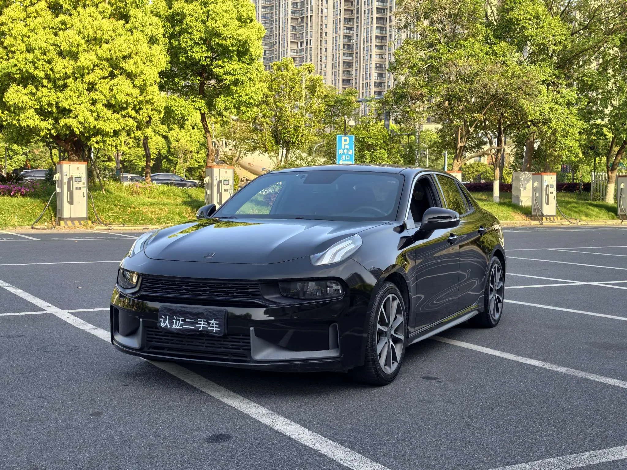 Lynk & Co 03