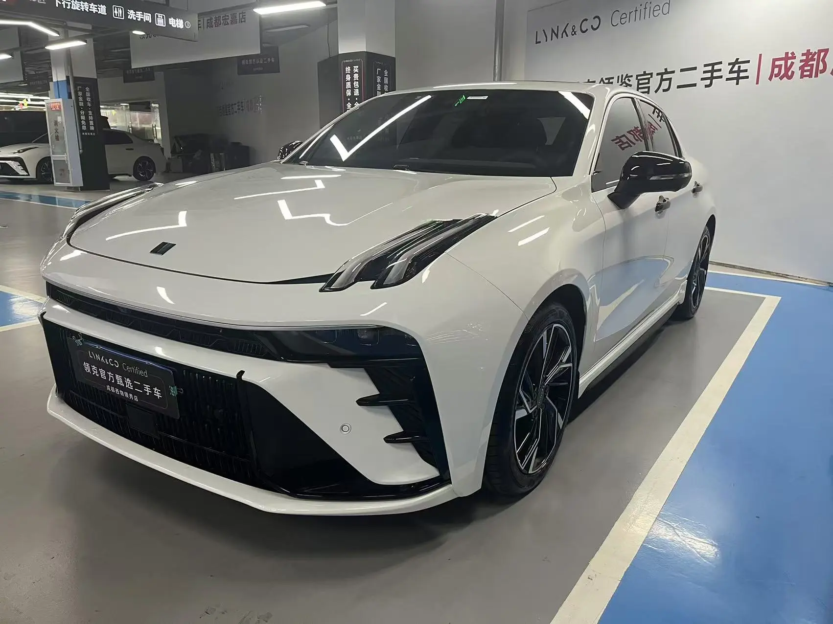 Lynk & Co 03