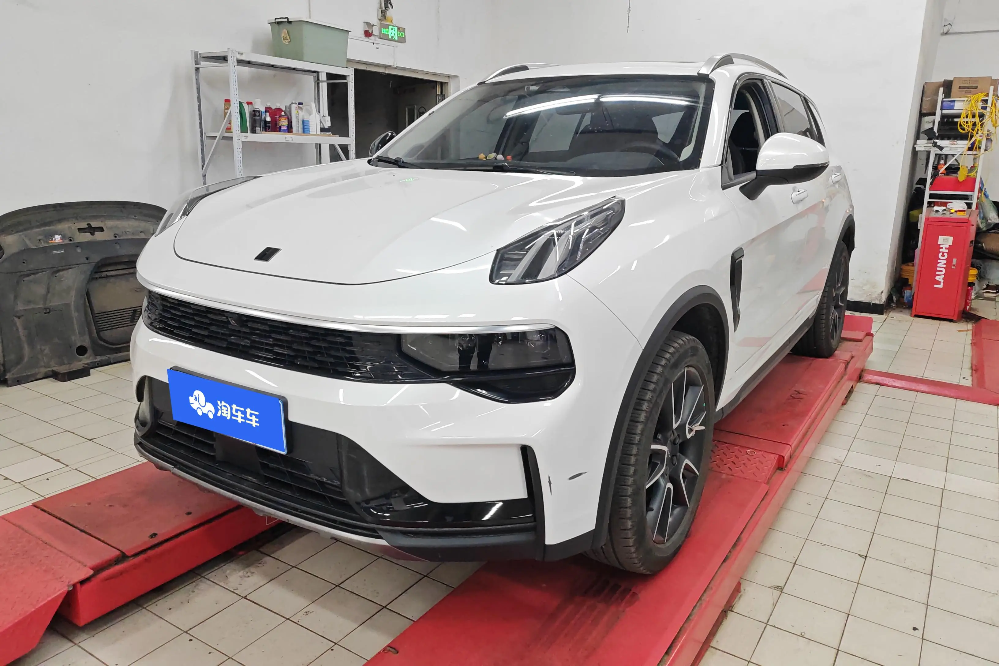 Lynk & Co 01