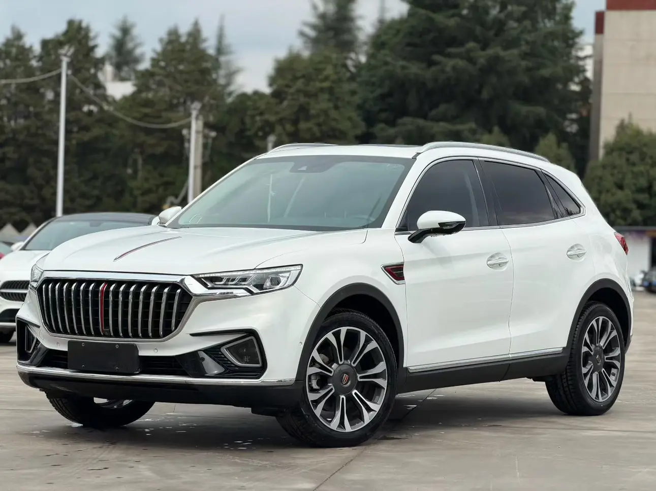 Hongqi HS5