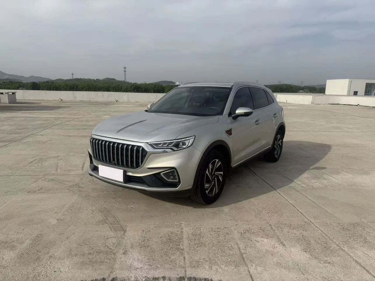 Hongqi HS5