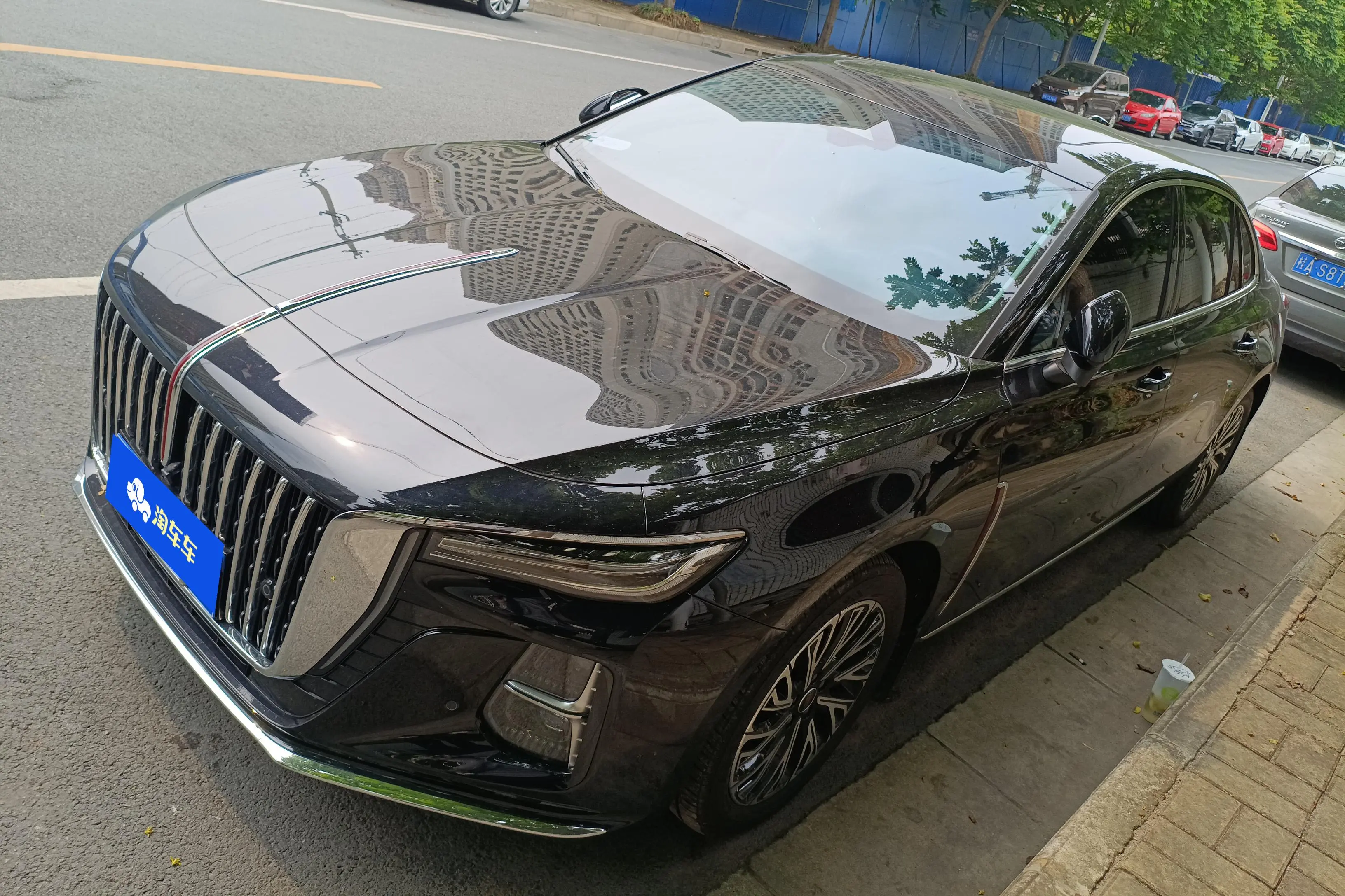 Hongqi H5
