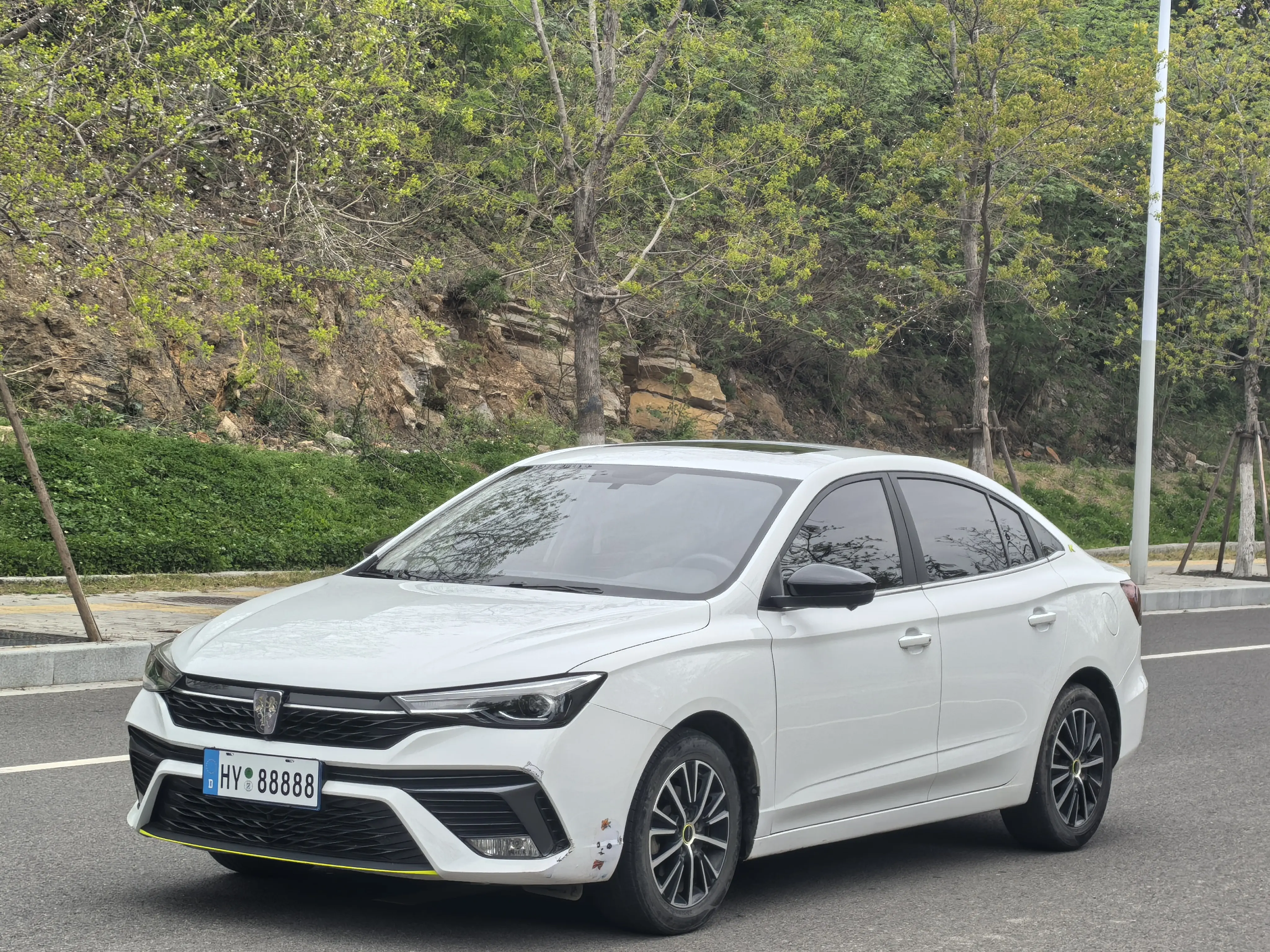 Roewe i5