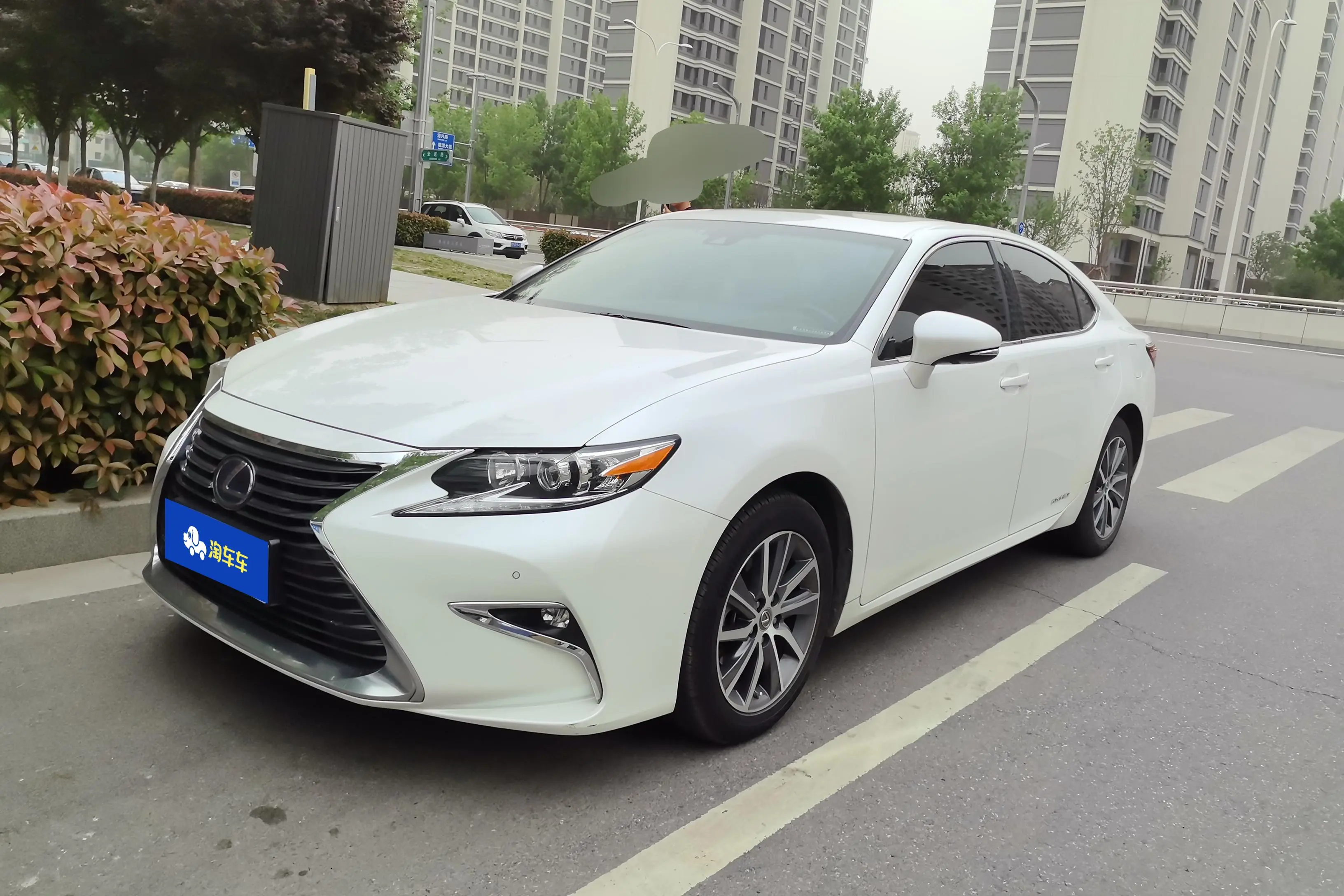 Lexus ES