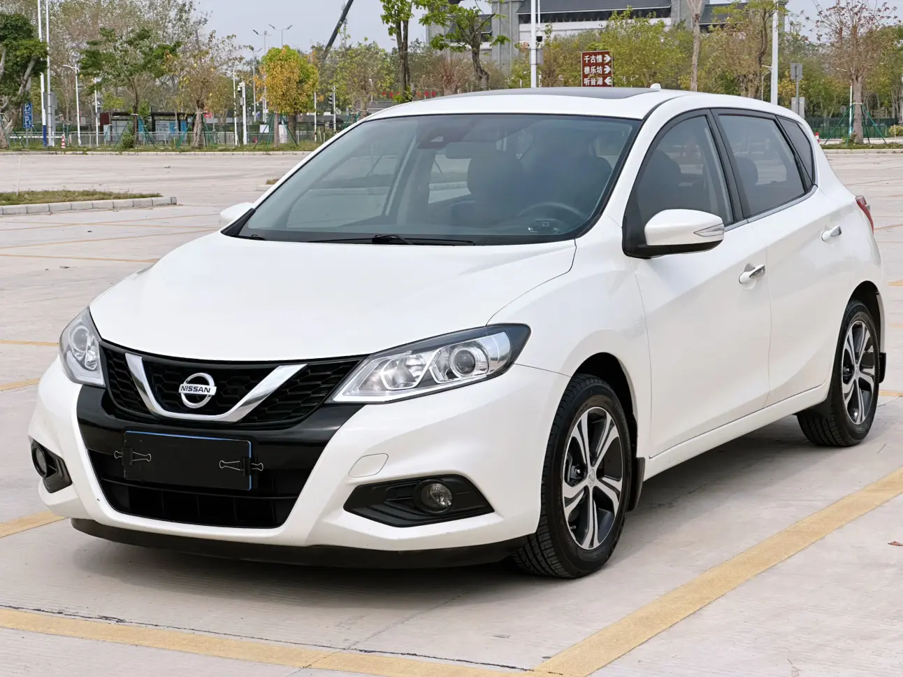 Nissan Tiida