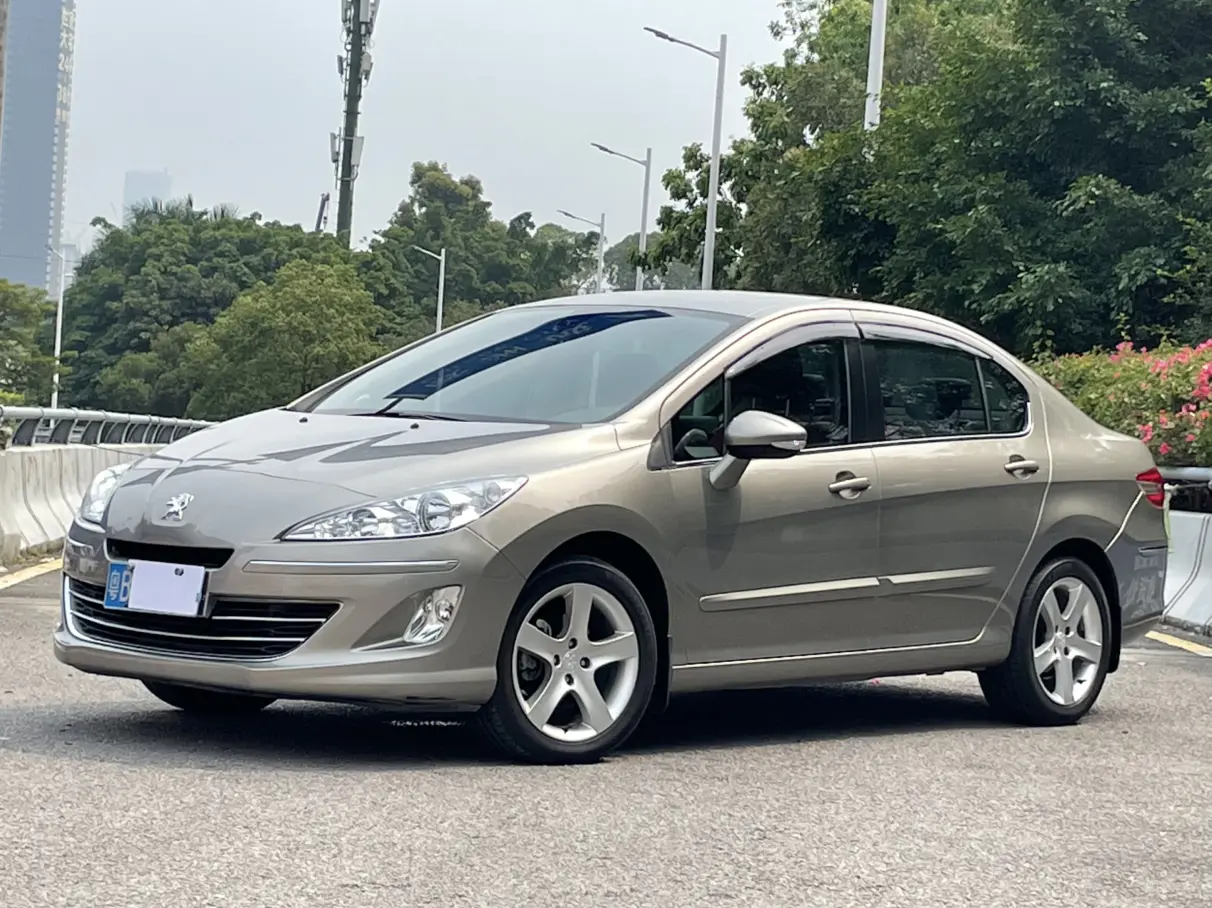 Peugeot 408
