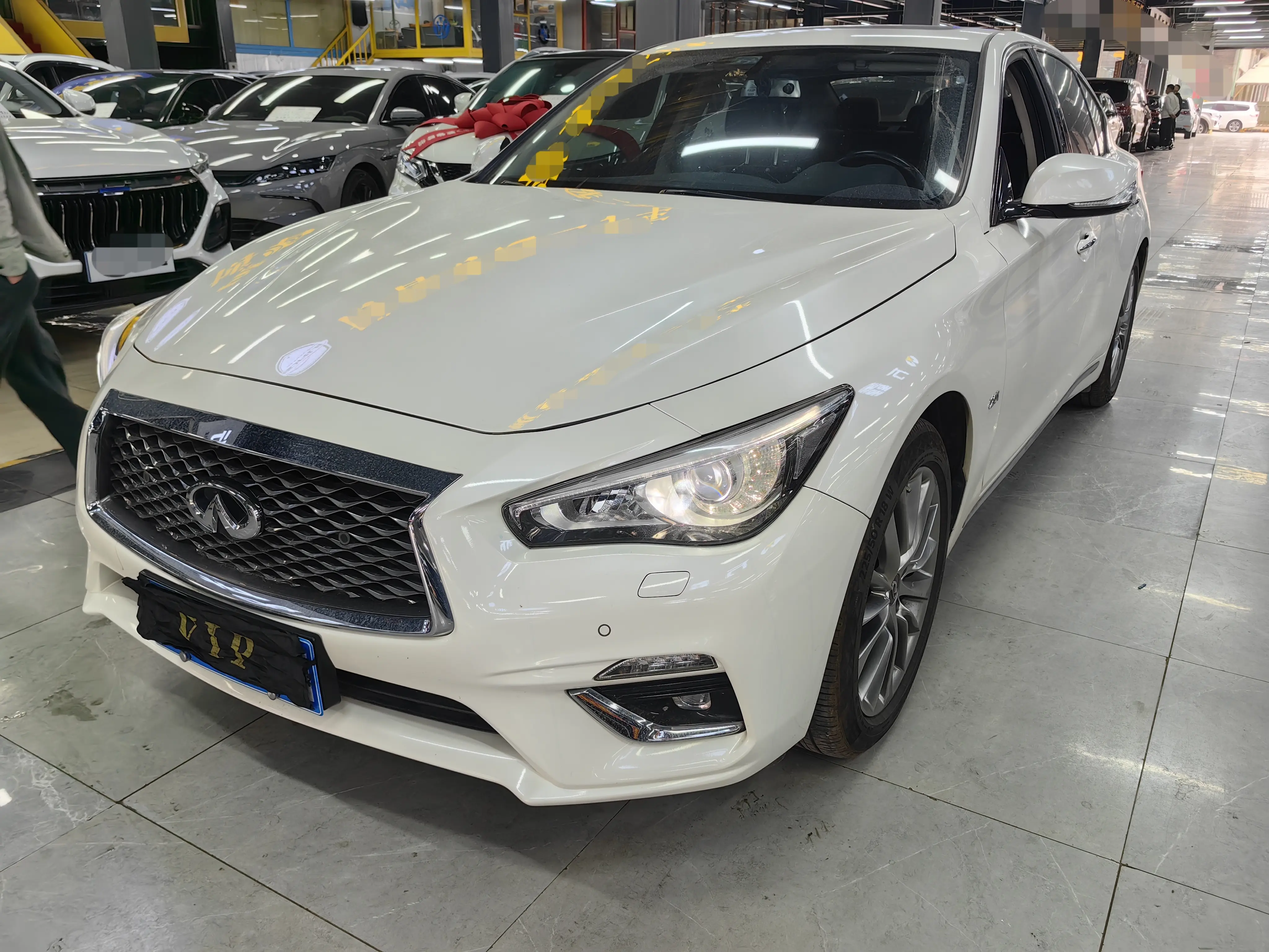 Infiniti Q50L