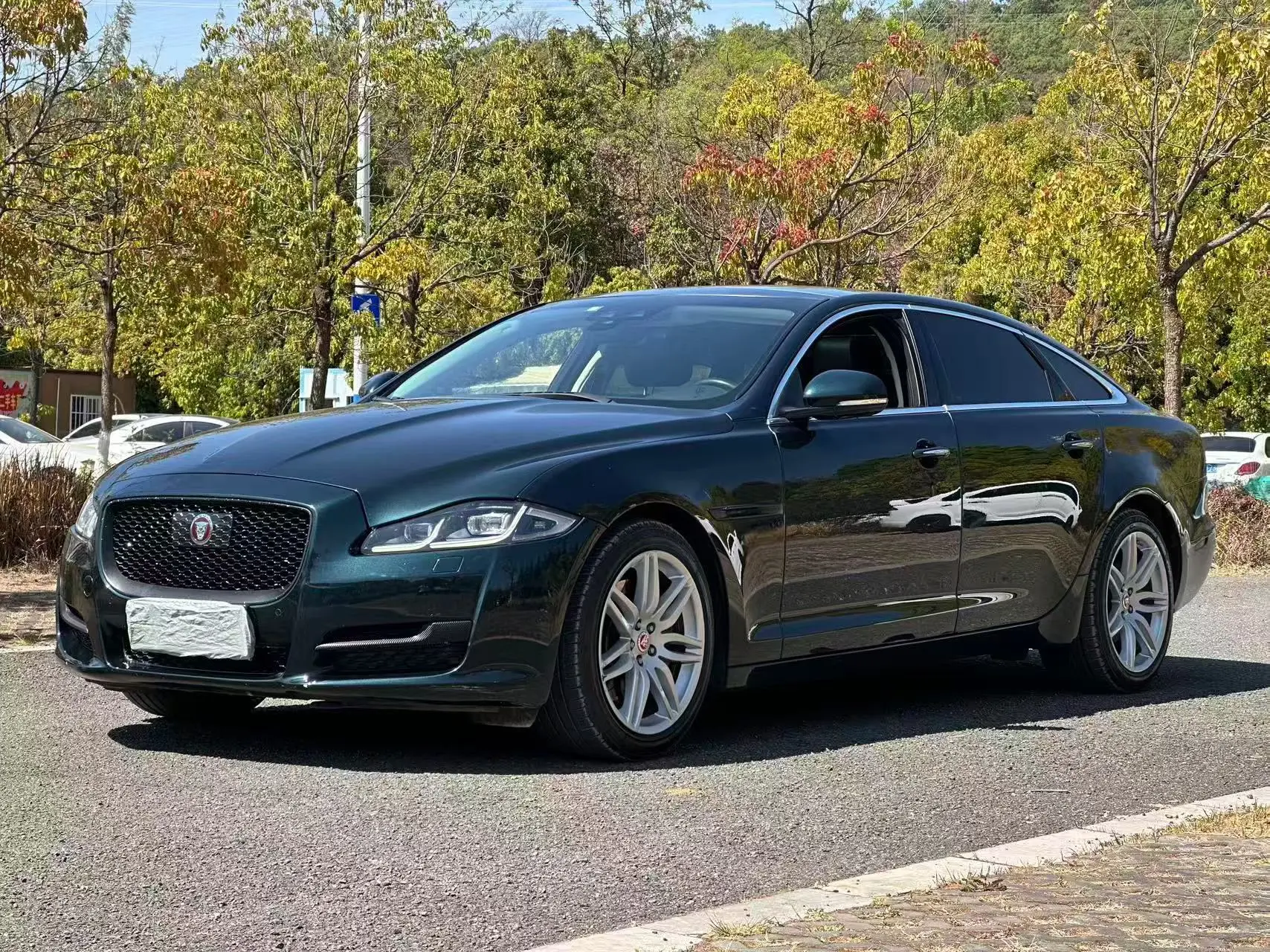 Jaguar XJ