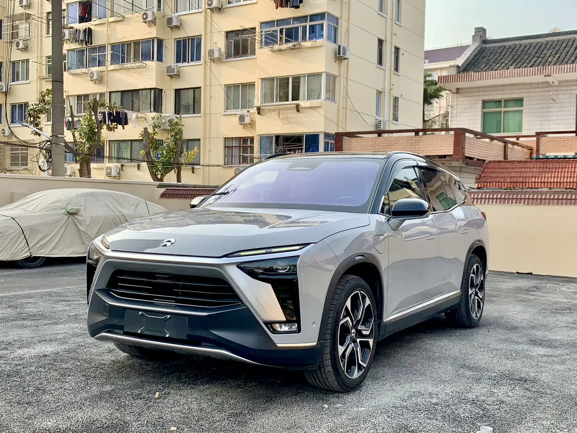 NIO ES8