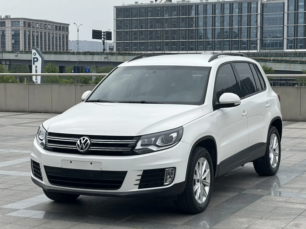 Volkswagen Tiguan (Tharu)