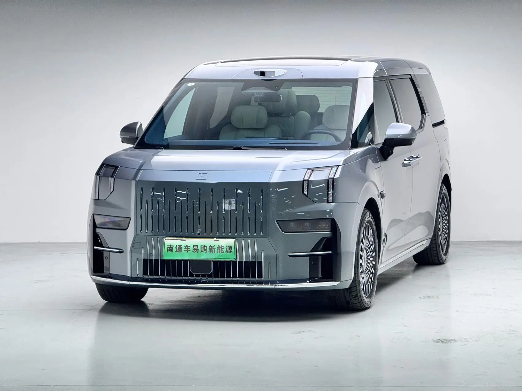 ZEEKR 009