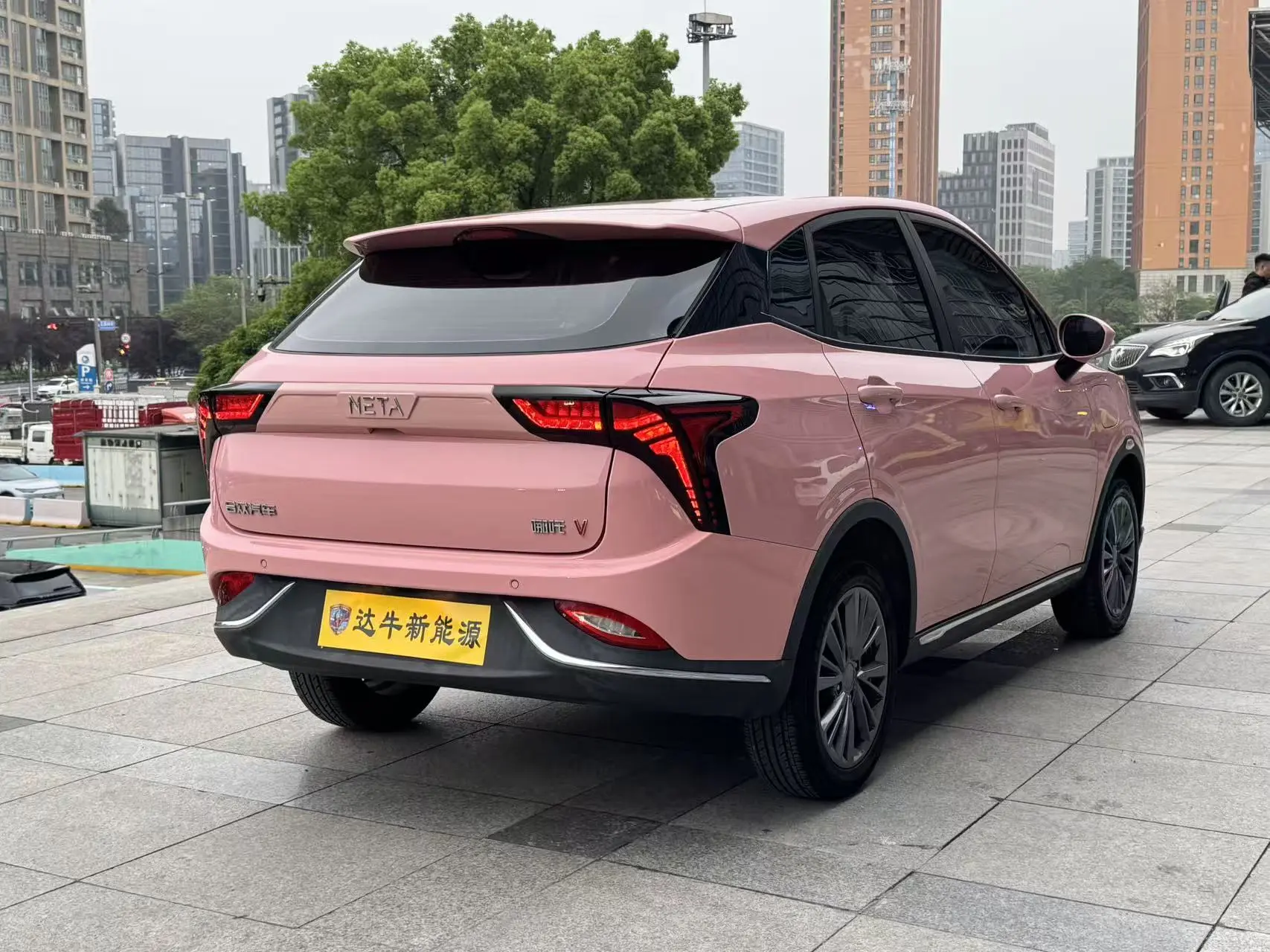 NETA Nezha V
