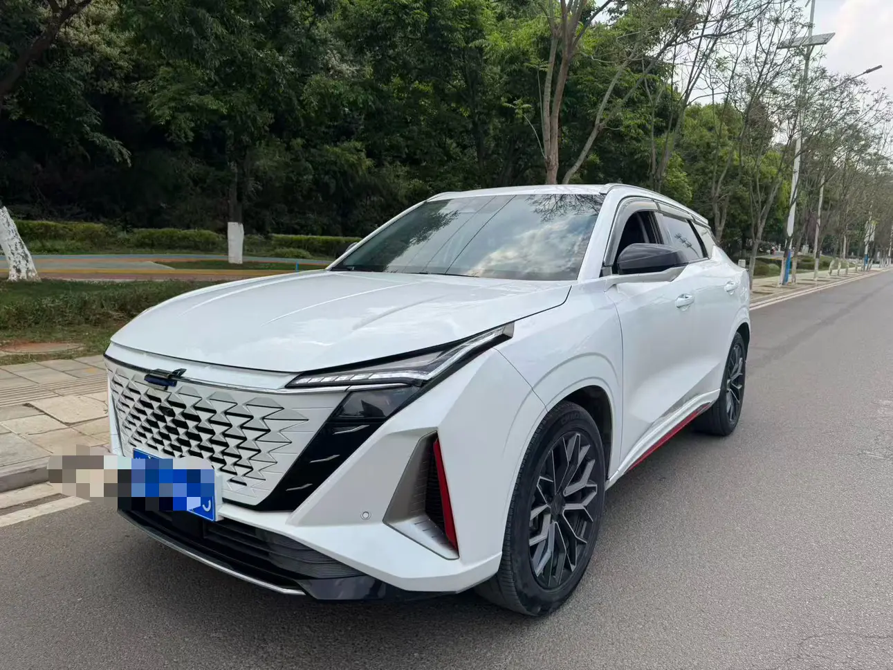 Oshan Changan Auchan Z6