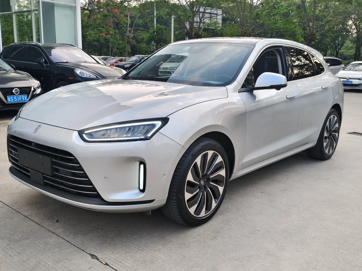 AITO M5