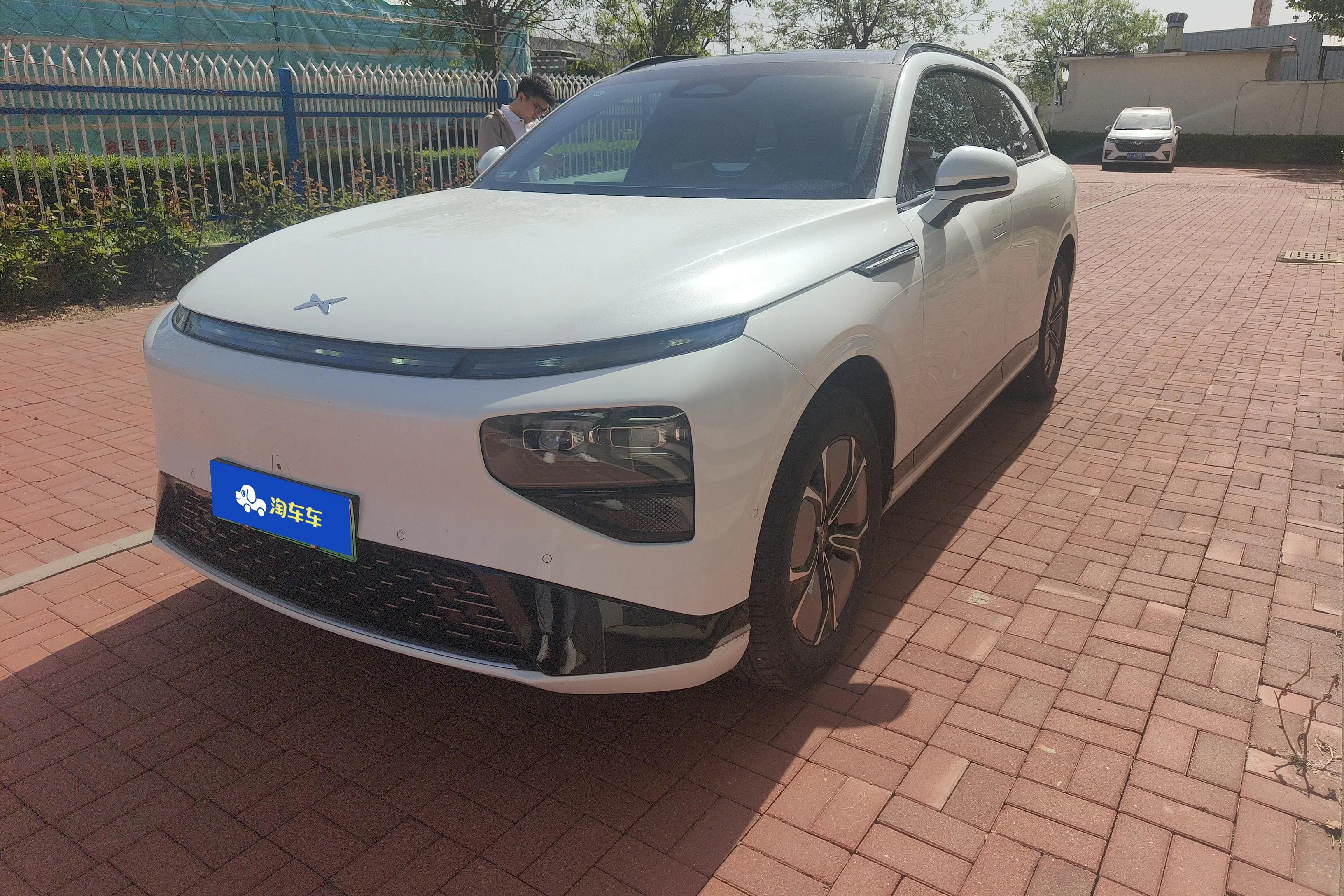 Xpeng G9