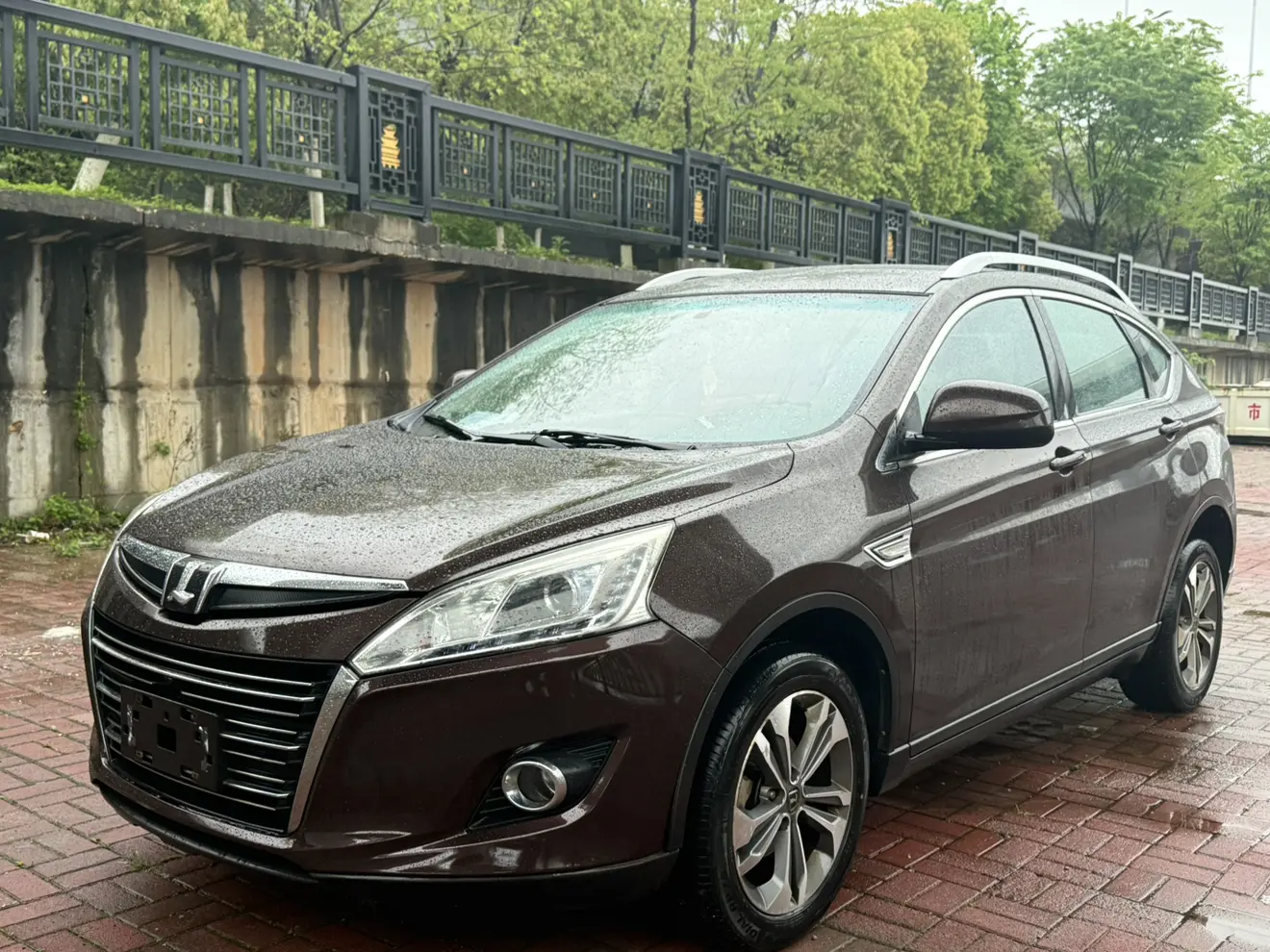 Nazhijie You6 SUV