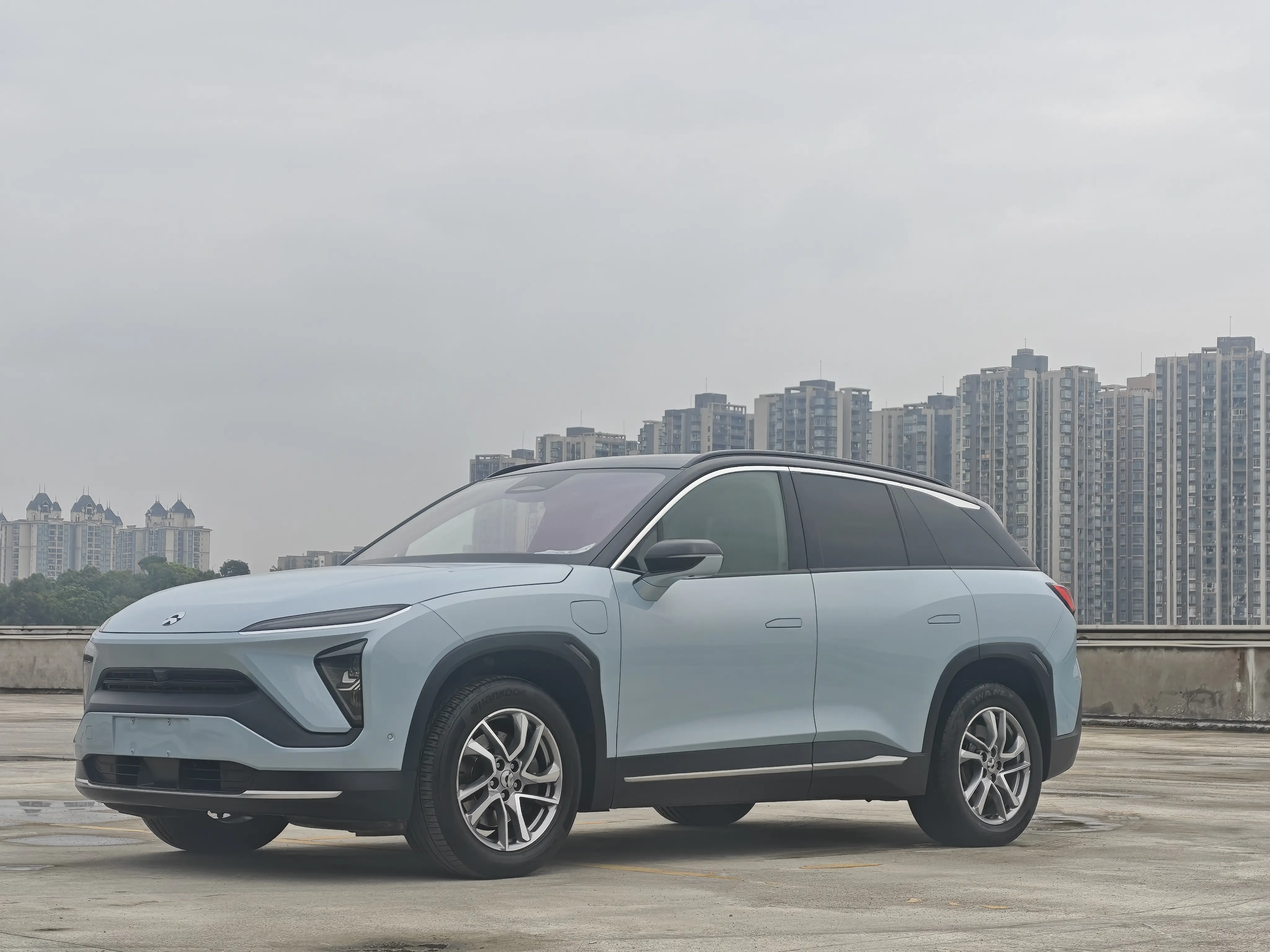 NIO ES6