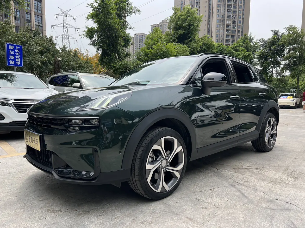Lynk & Co 06