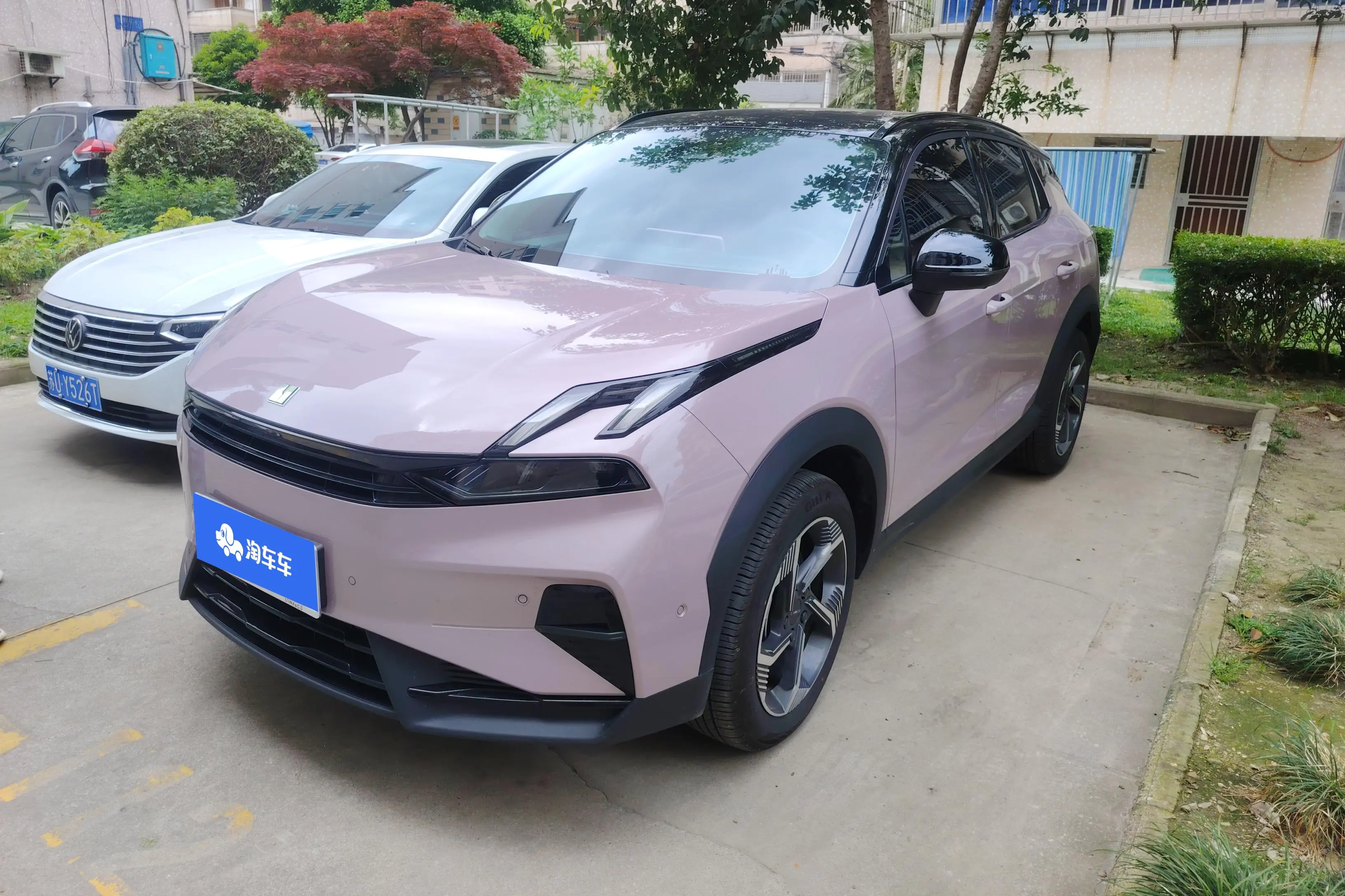 Lynk & Co 06