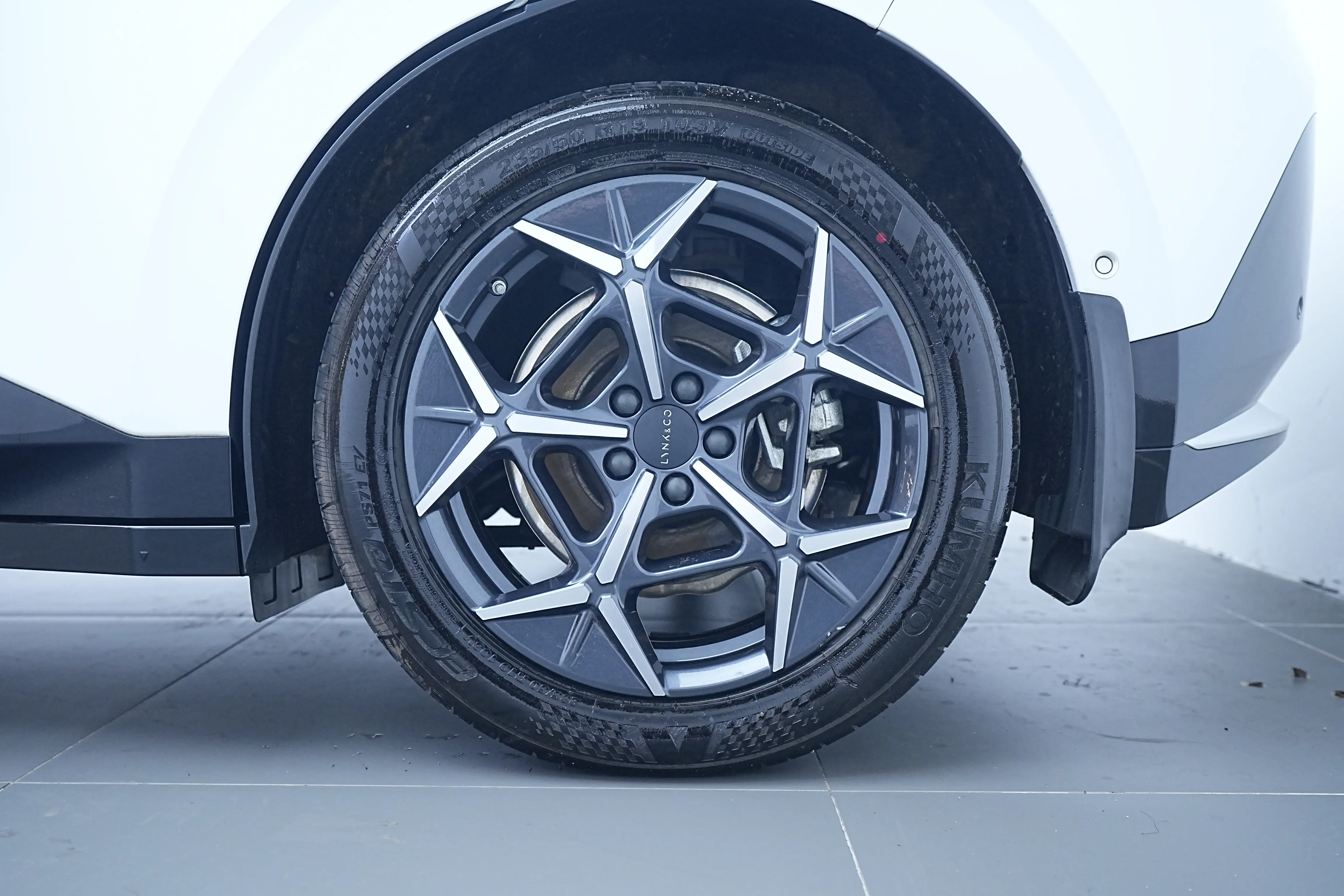 Lynk & Co Z20