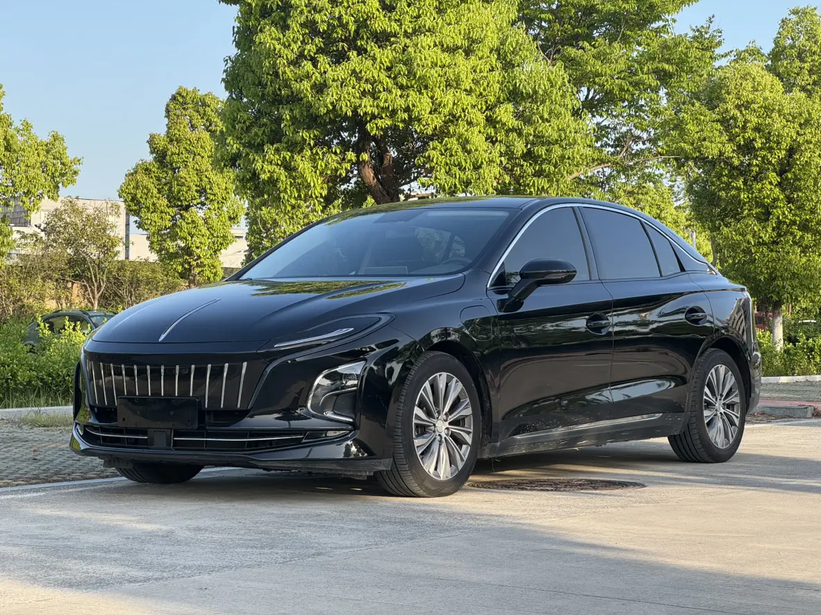 Hongqi E-QM5