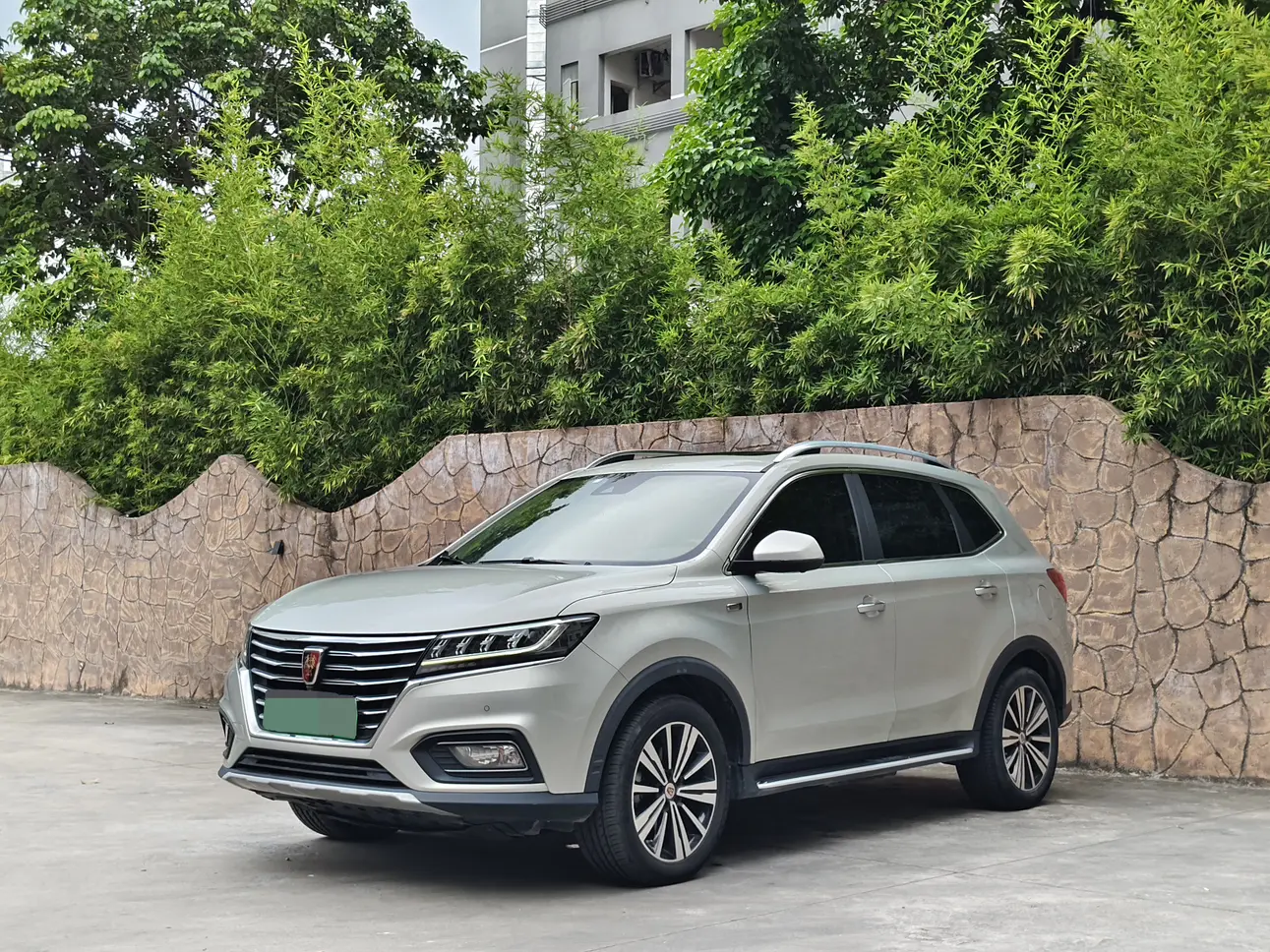 Roewe eRX5