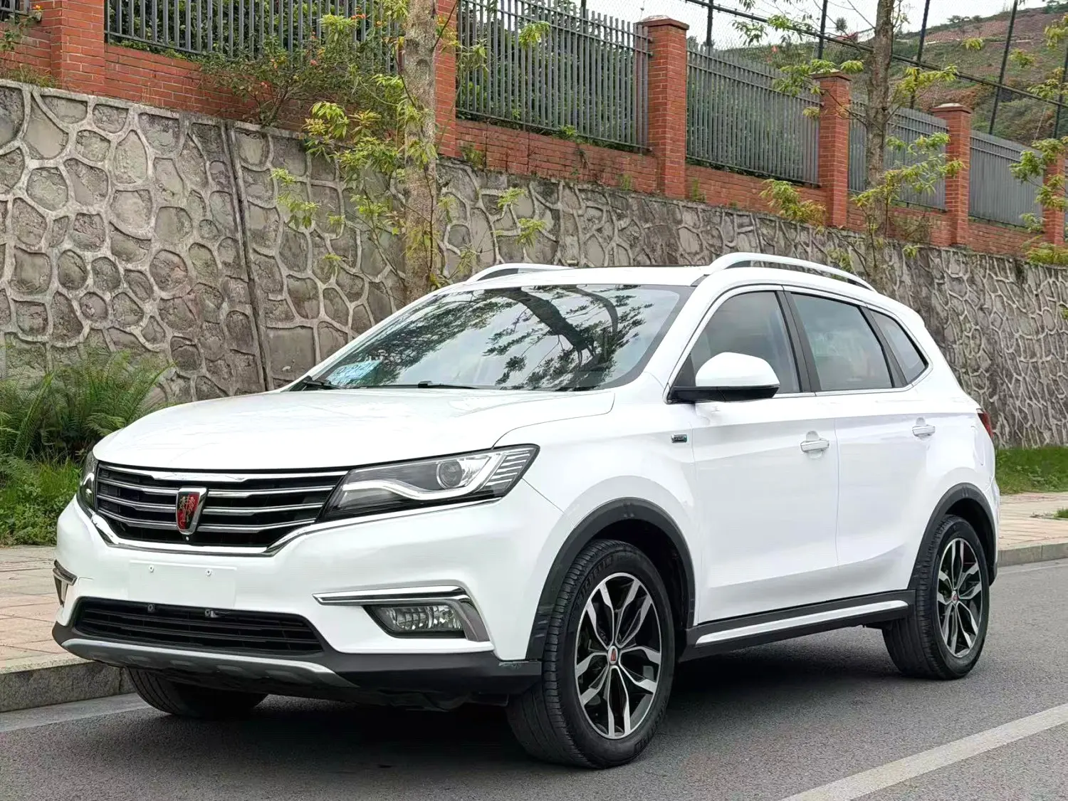Roewe RX5