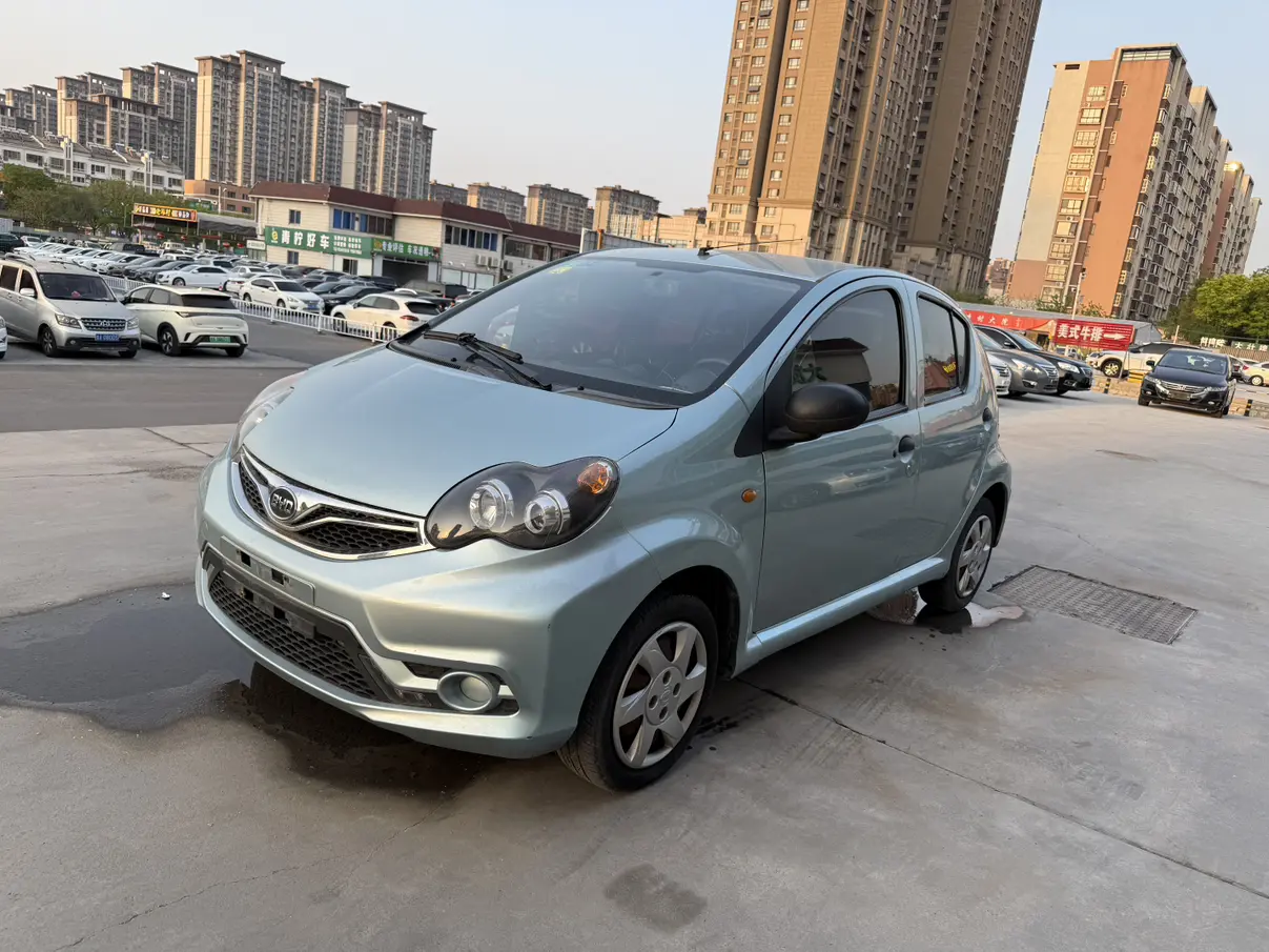 BYD F0