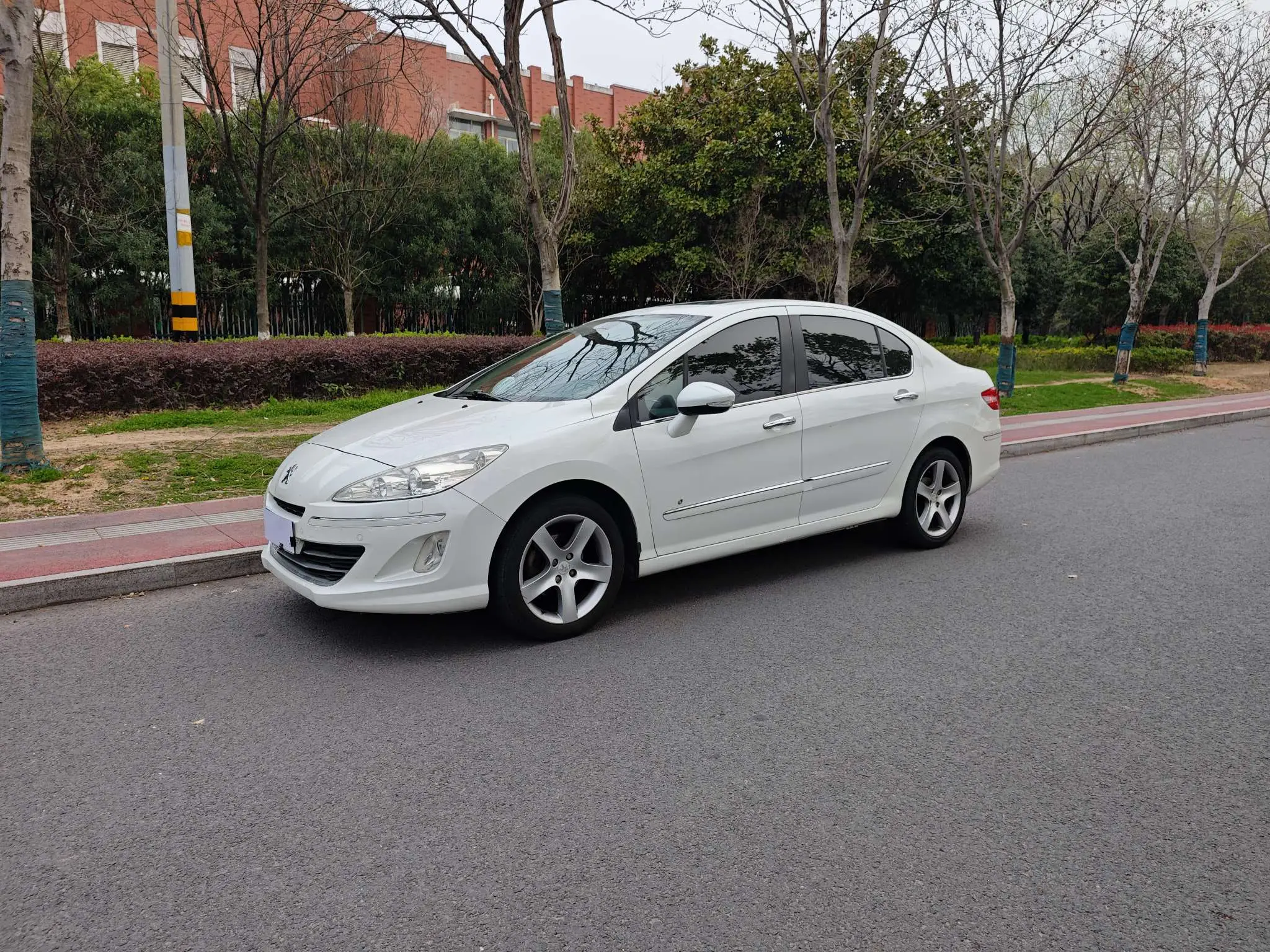 Peugeot 408