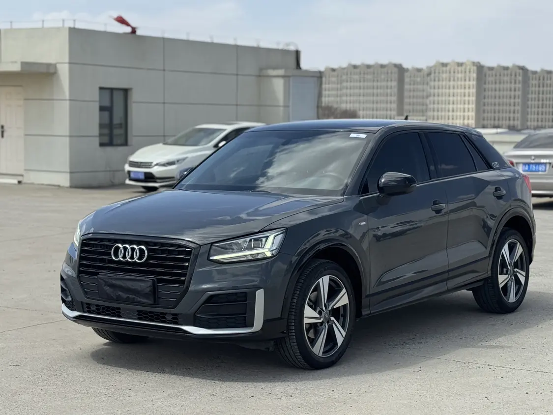 Audi Q2L