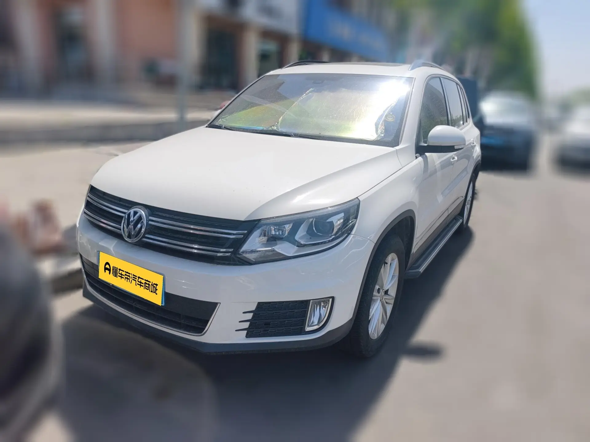 Volkswagen Tiguan (Tharu)
