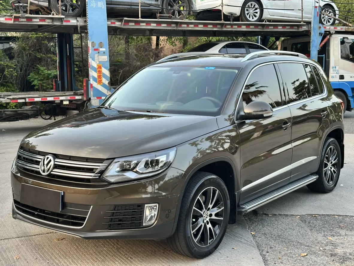 Volkswagen Tiguan (Tharu)