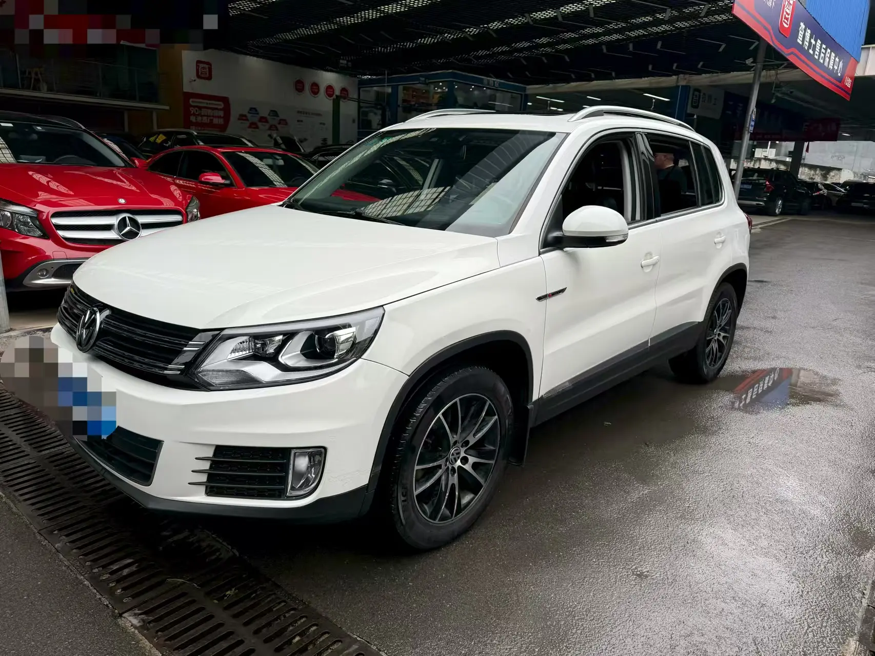 Volkswagen Tiguan (Tharu)