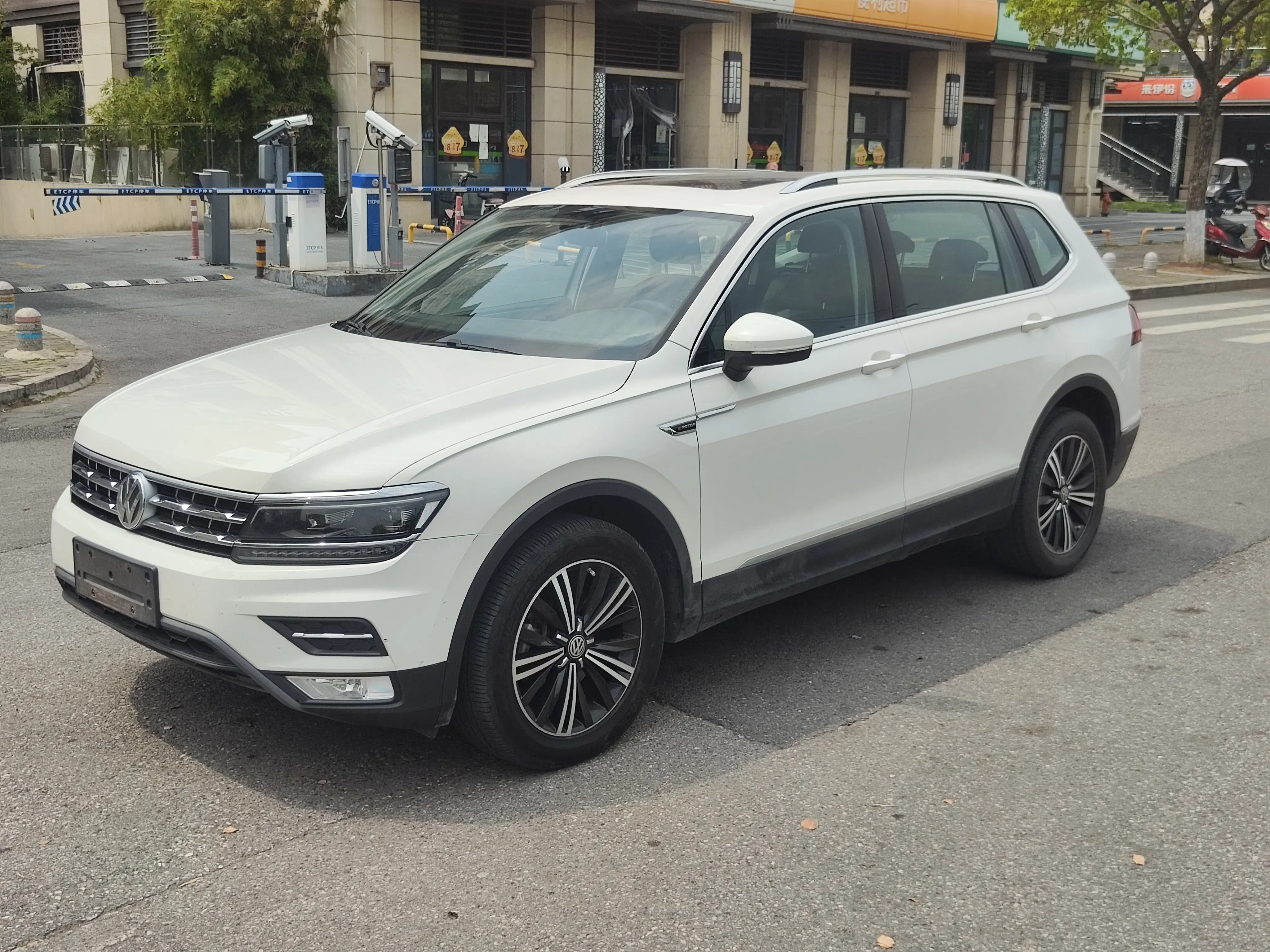 Volkswagen Tiguan L