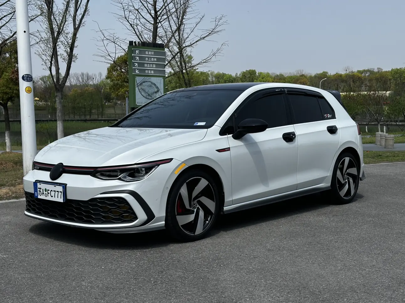 Volkswagen Golf GTI