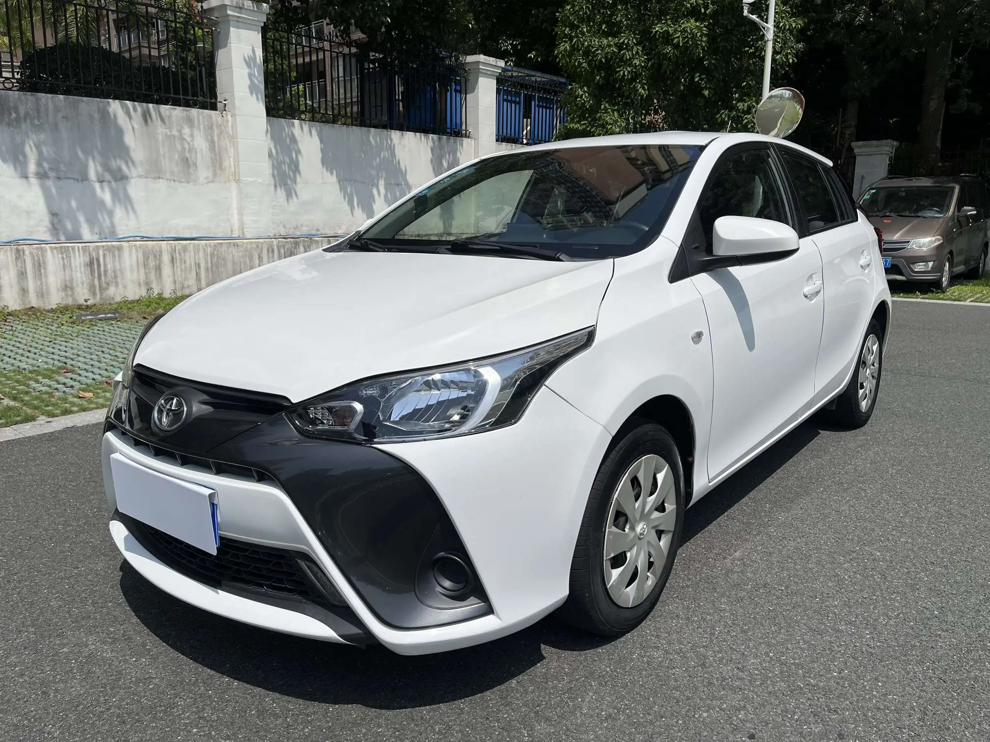 Toyota Yaris L