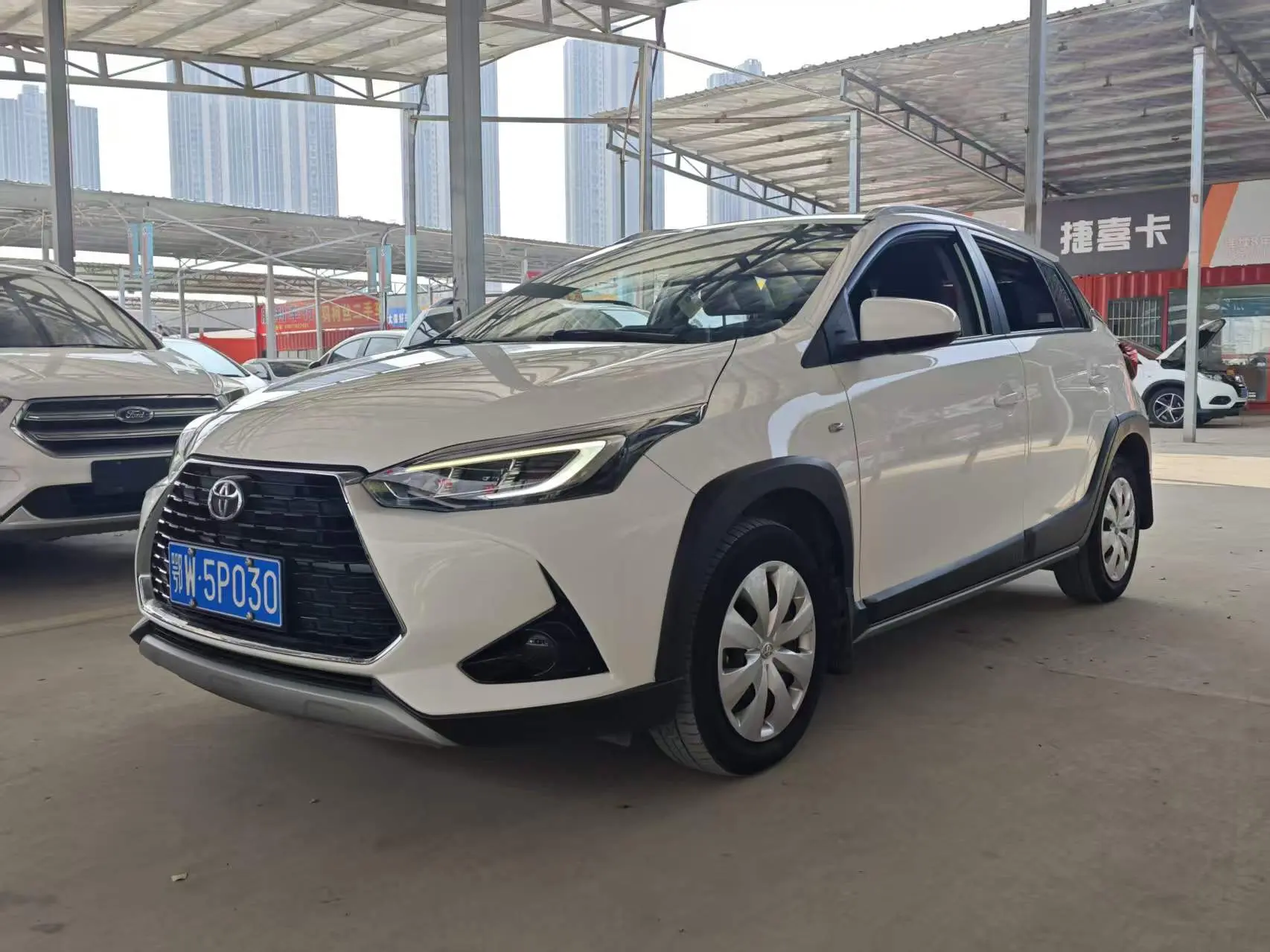 Toyota Yaris L