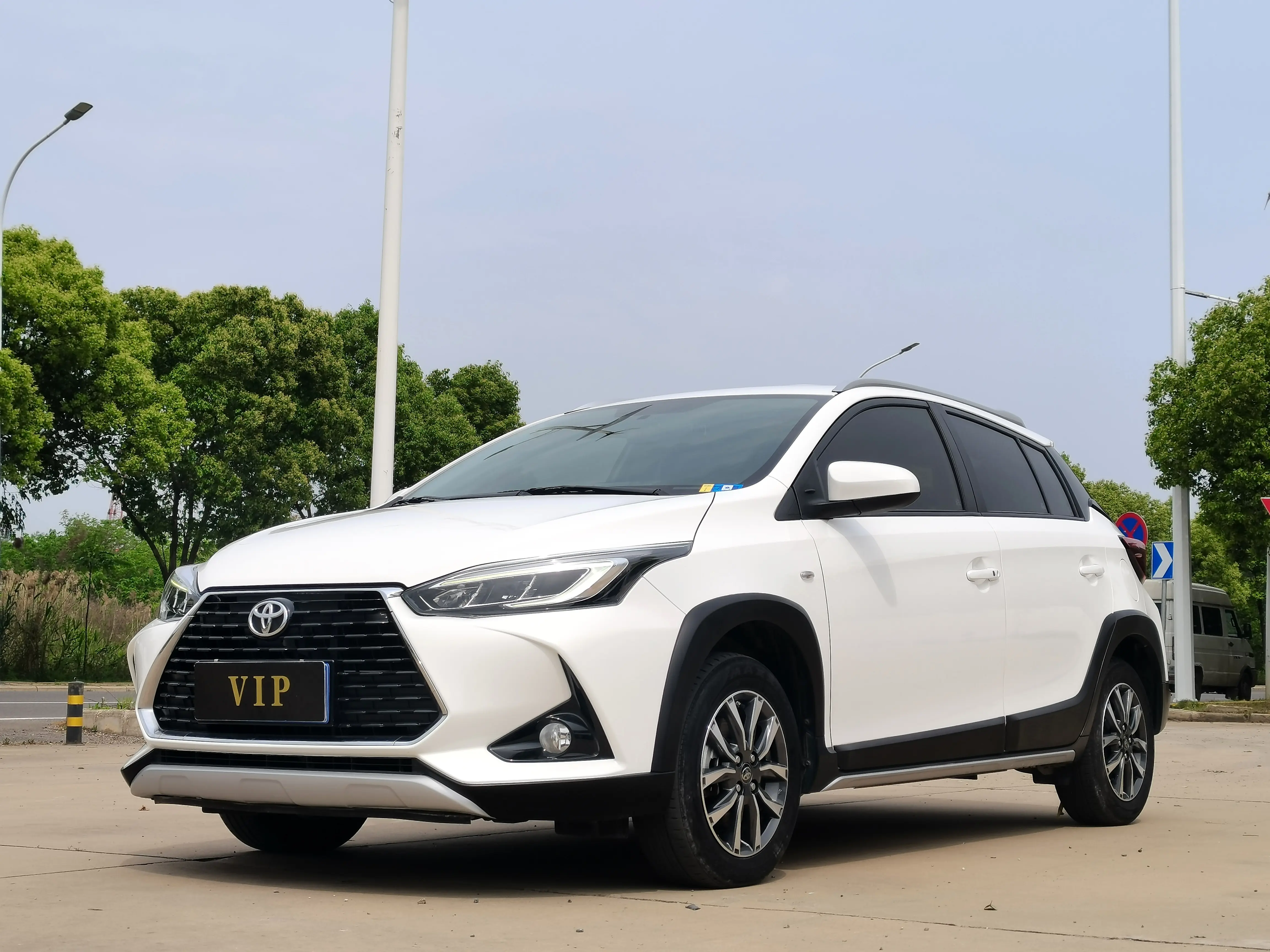Toyota Yaris L