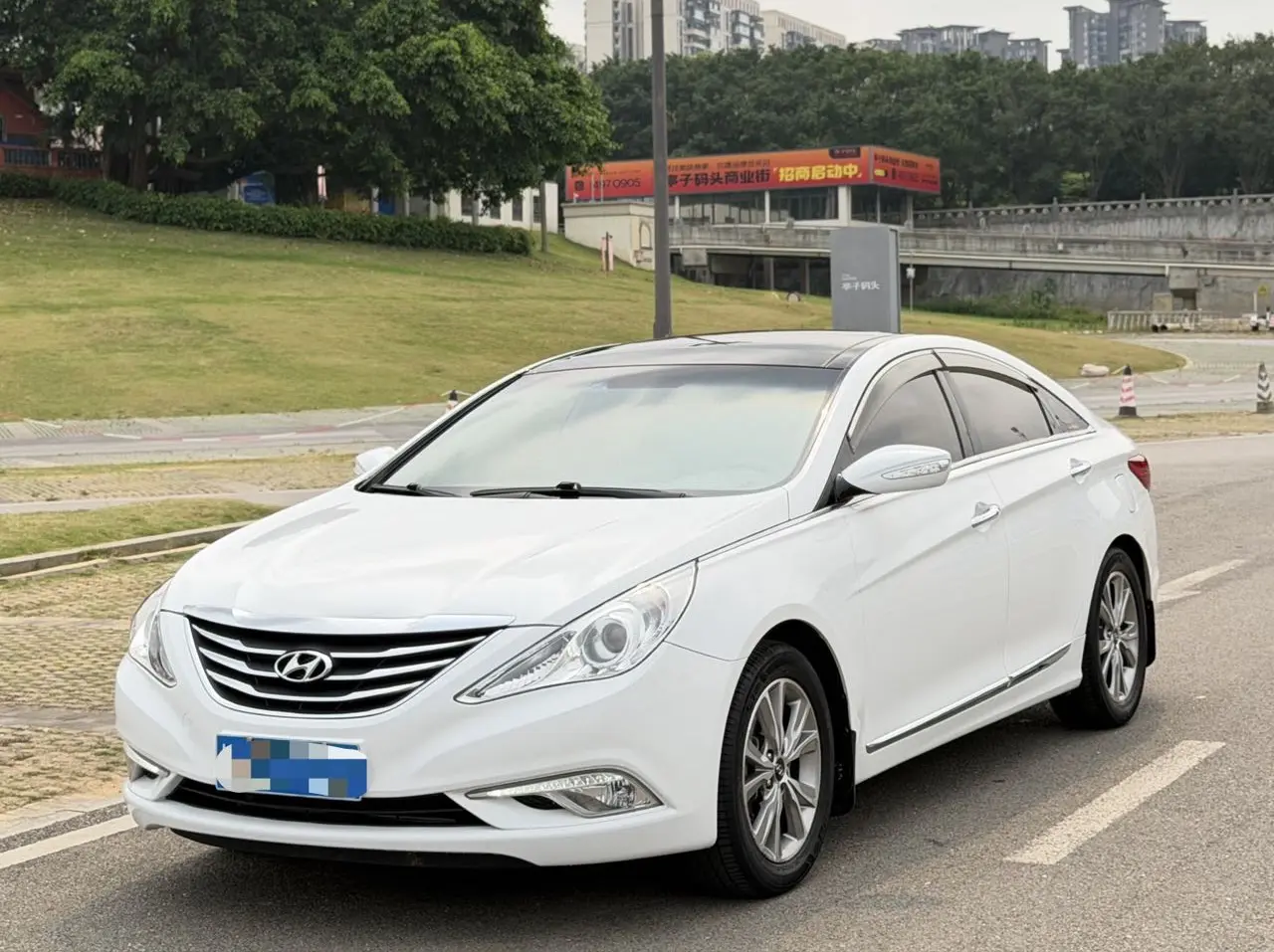 Hyundai Sonata eight
