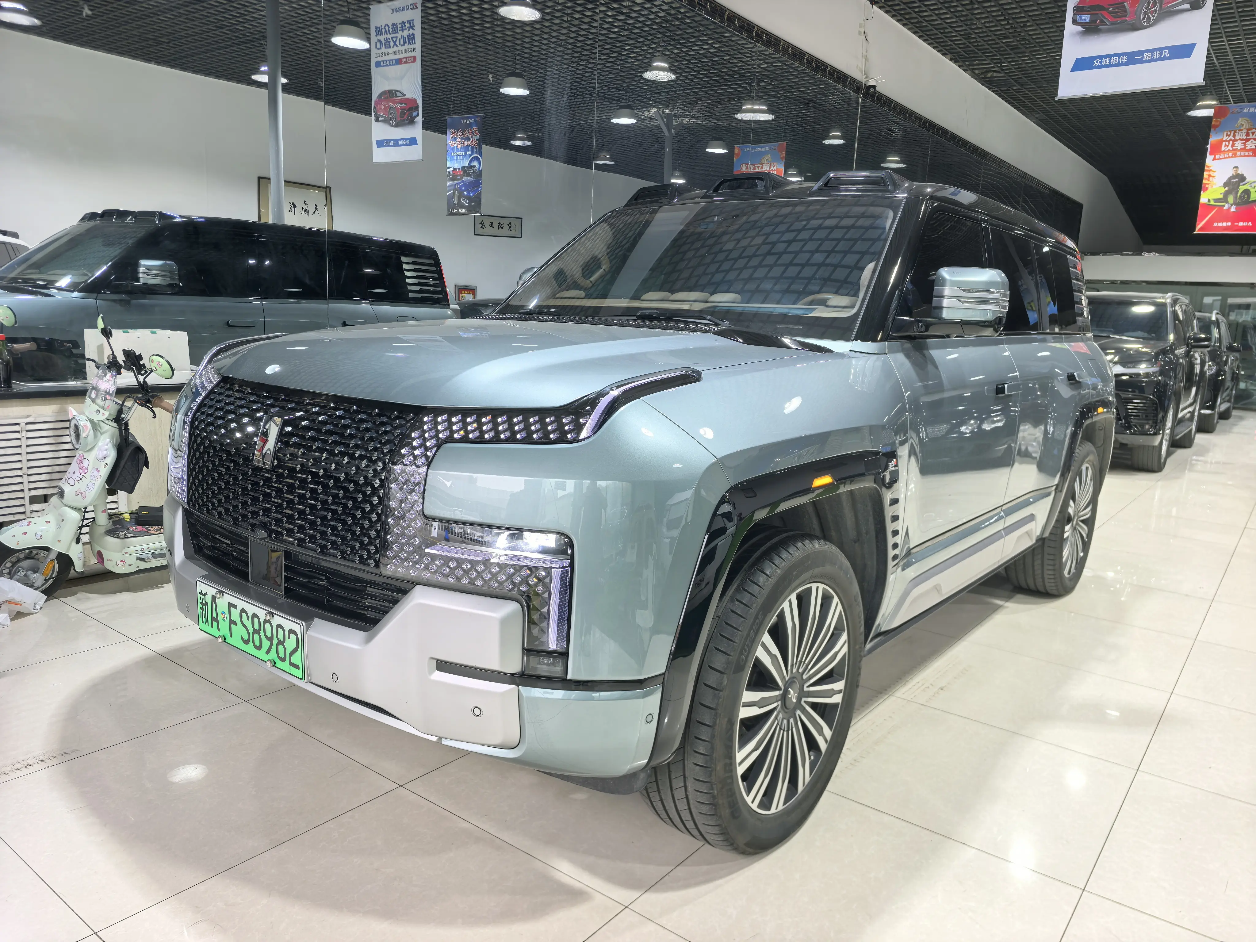 BYD Yangwang U8