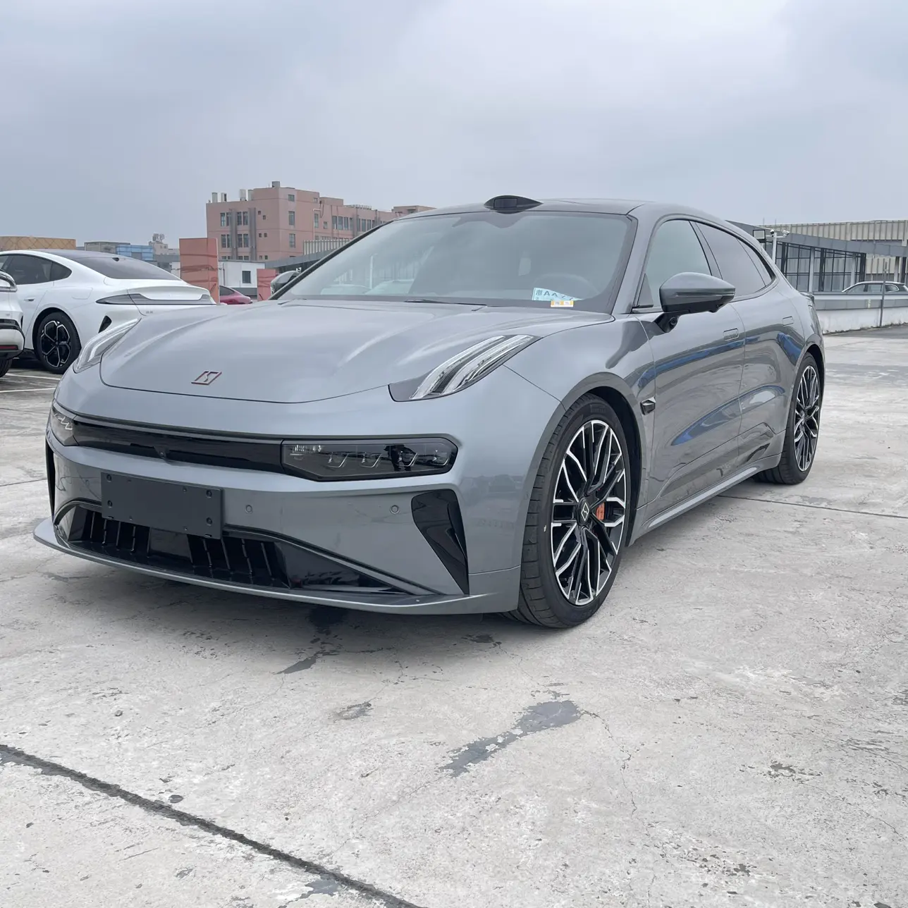ZEEKR 001