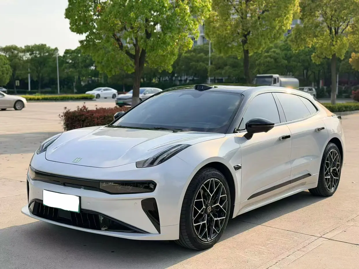 ZEEKR 001