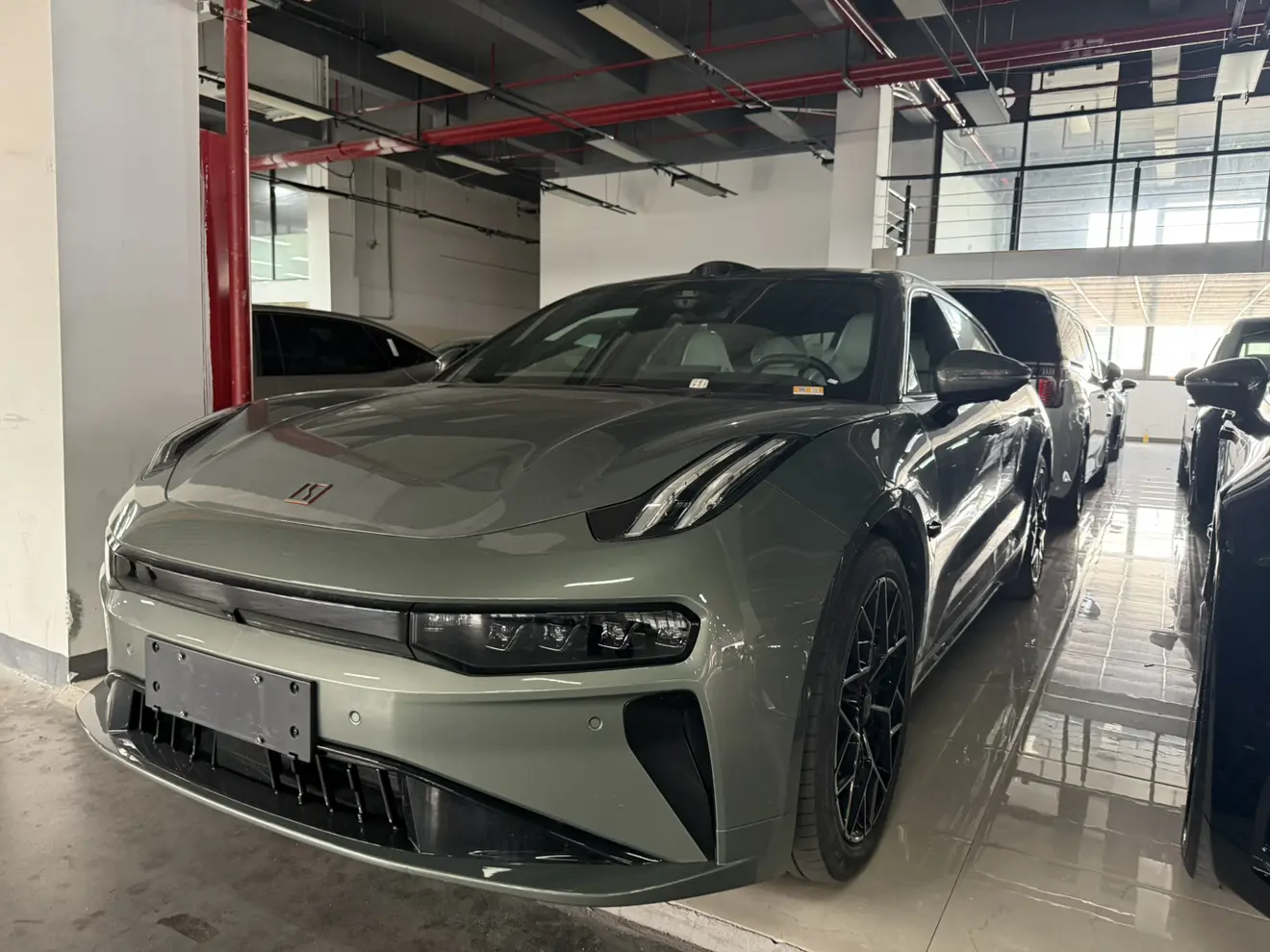 ZEEKR 001