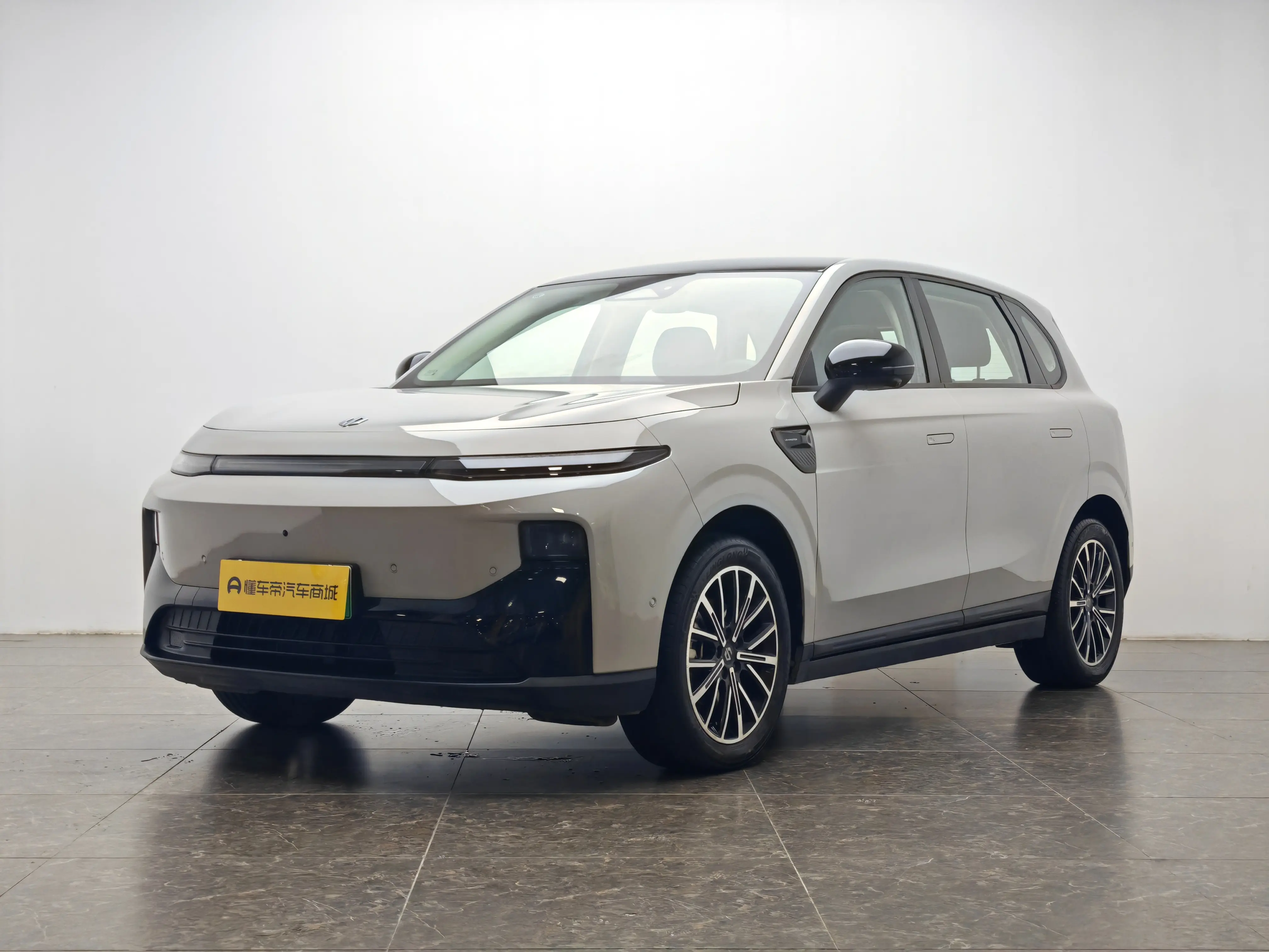 Leapmotor B10