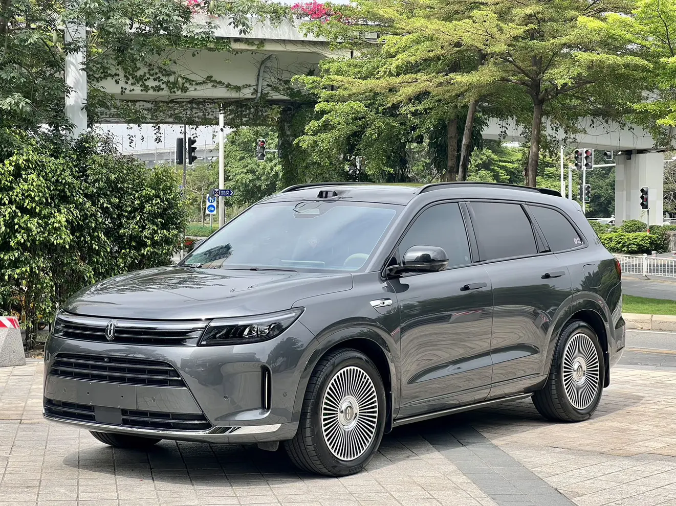 AITO M7