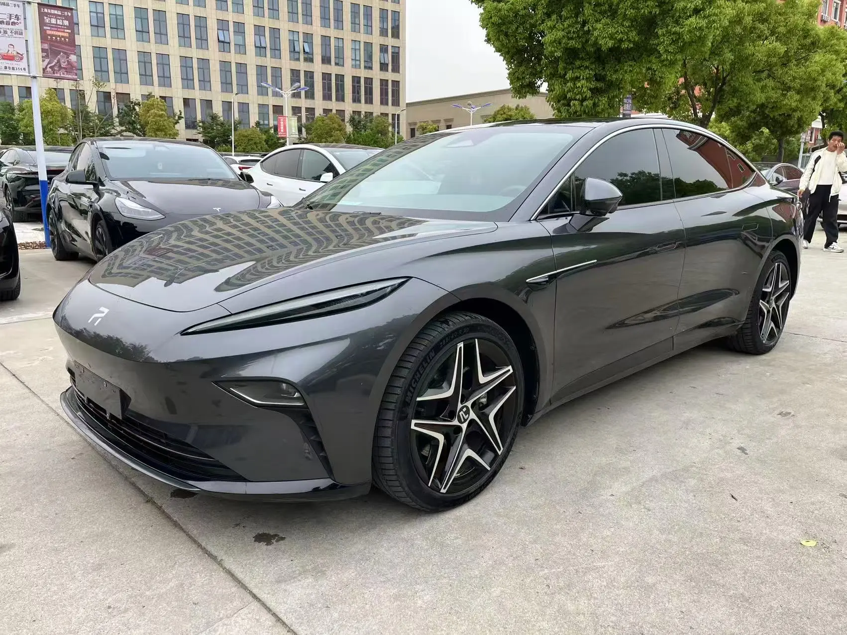 Rising Auto Feifan F7