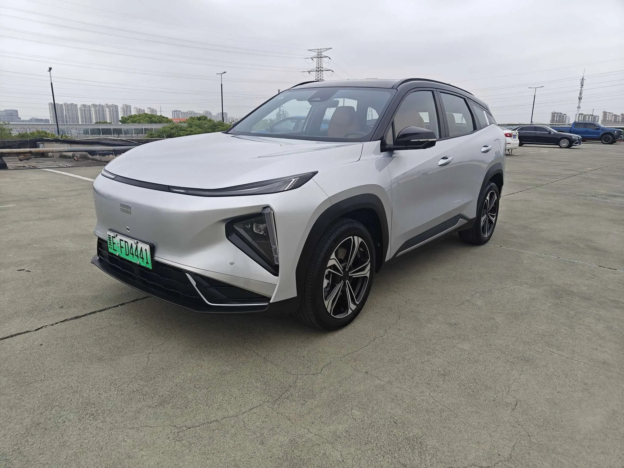 Geely Galaxy L7