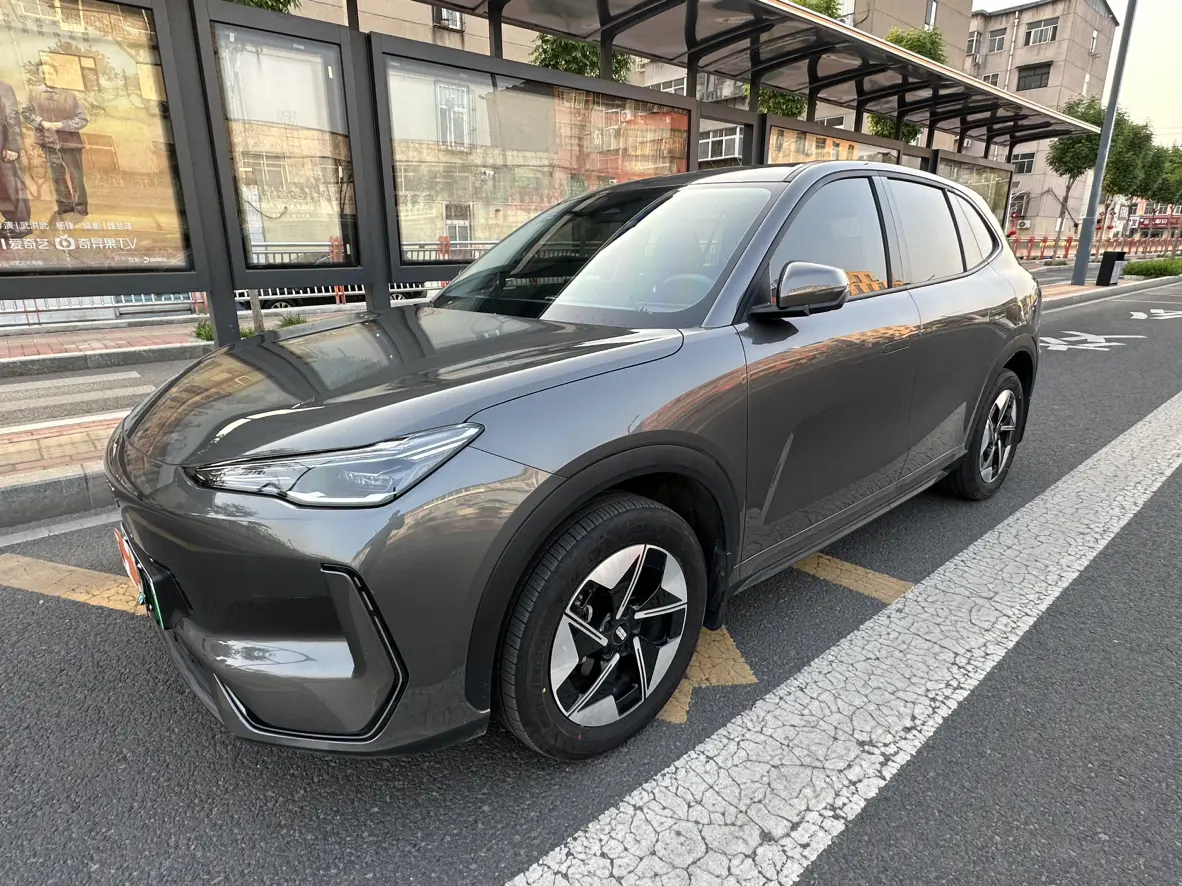 Geely Galaxy E5